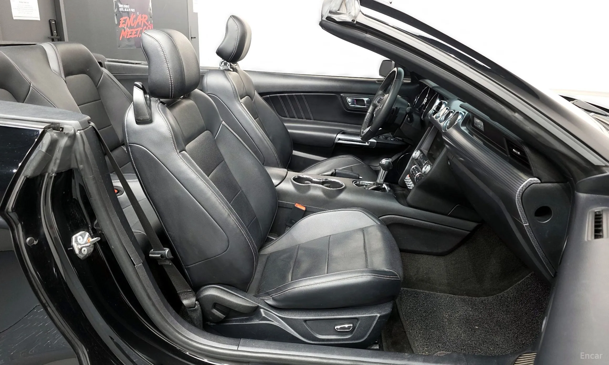 Ford Mustang превью 11