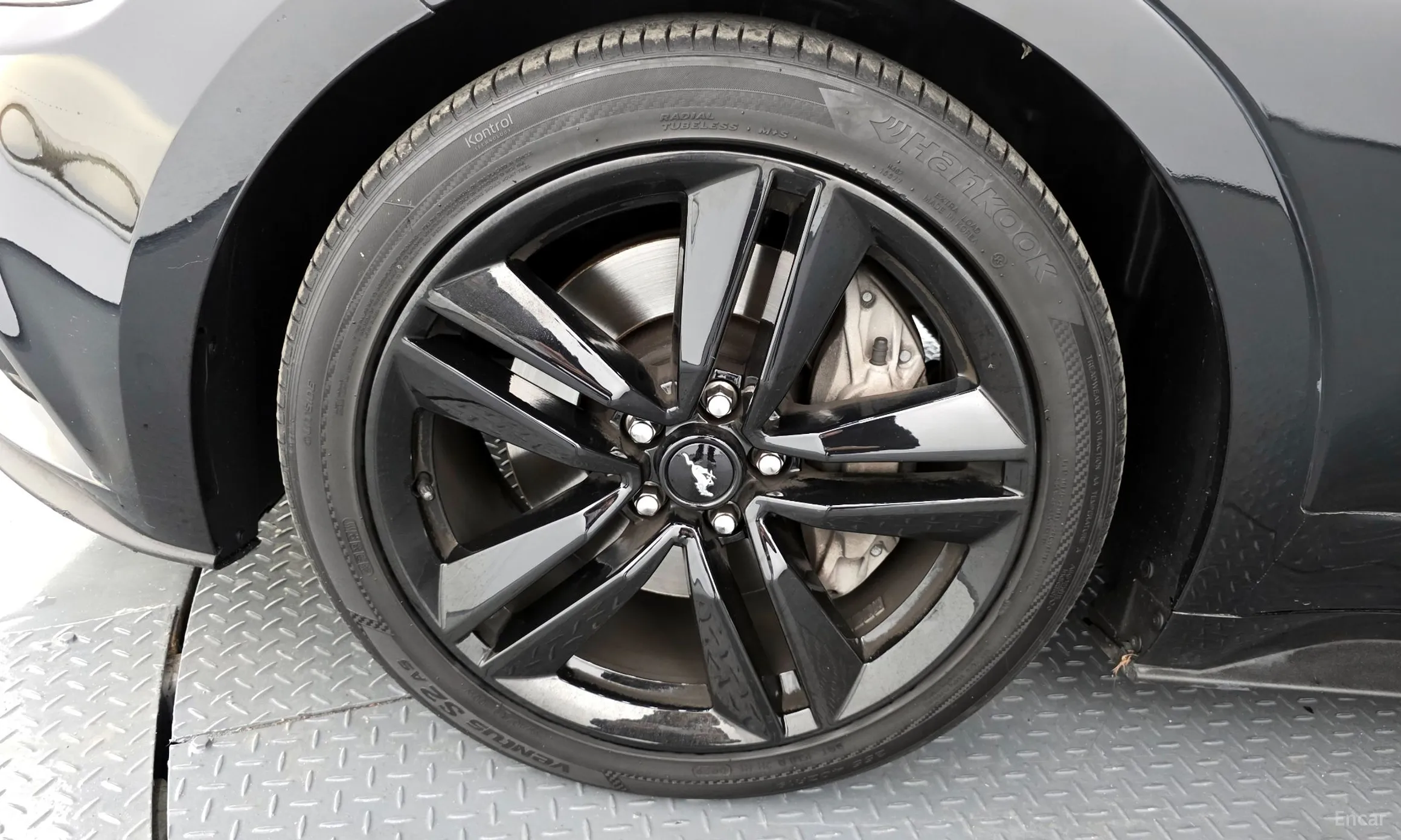 Ford Mustang превью 5