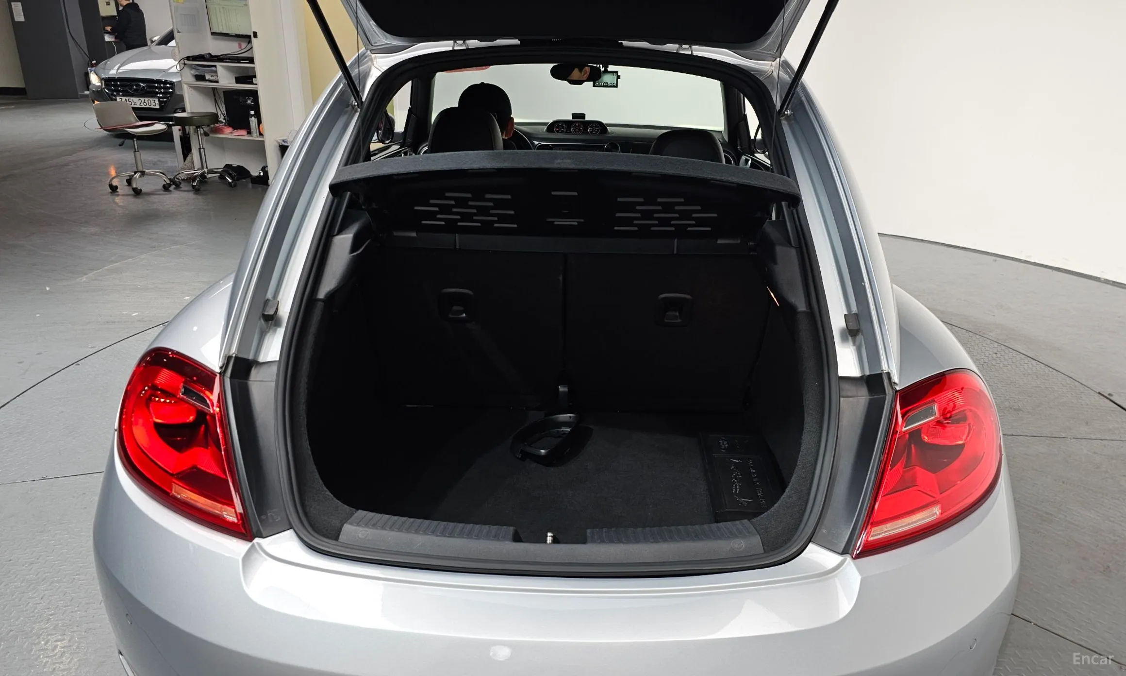 Volkswagen The Beetle превью 20