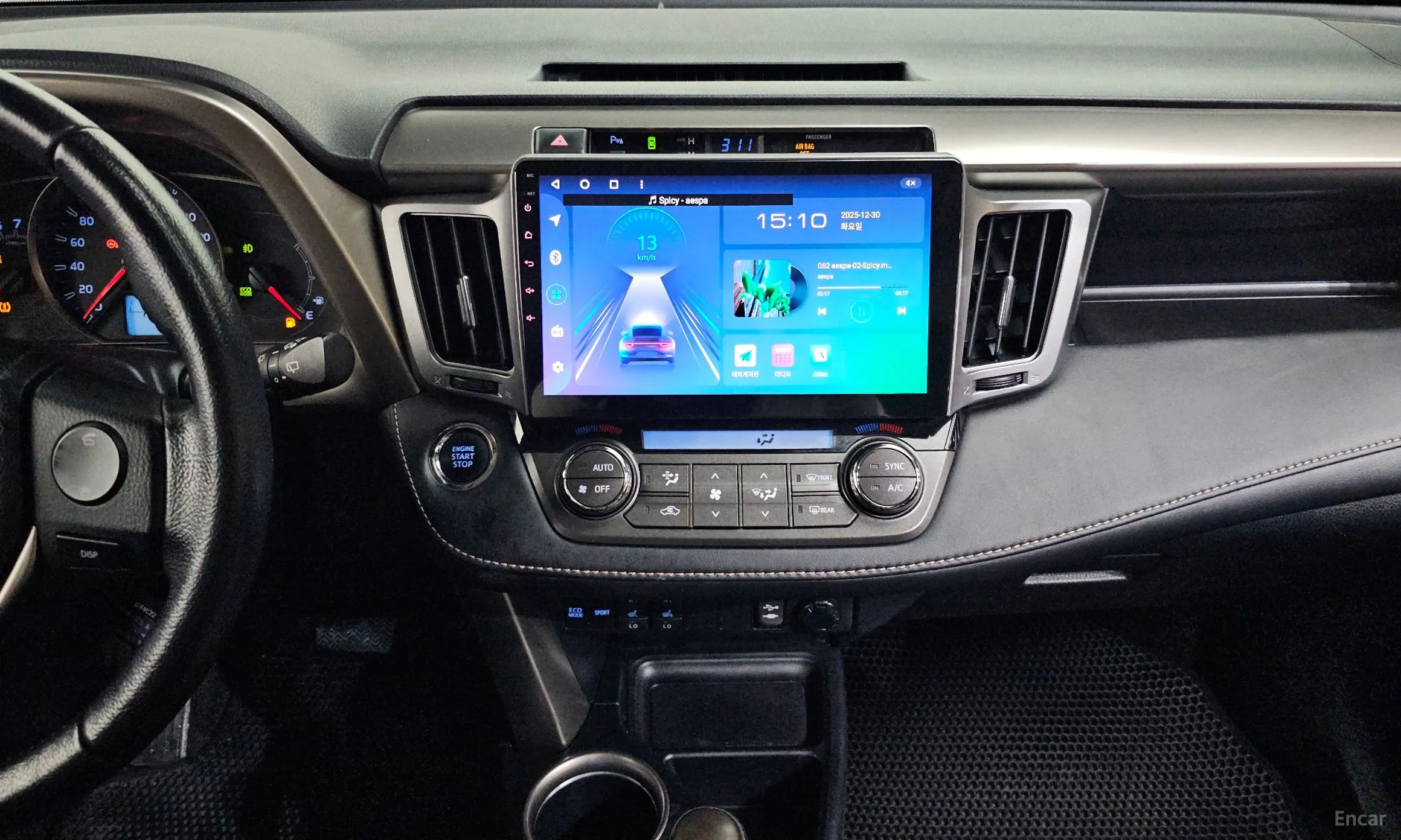 Toyota RAV4 превью 15