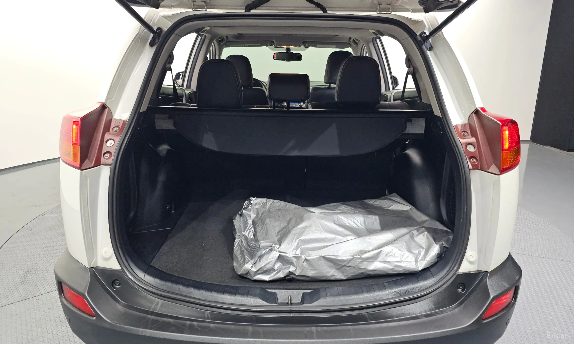 Toyota RAV4 превью 20