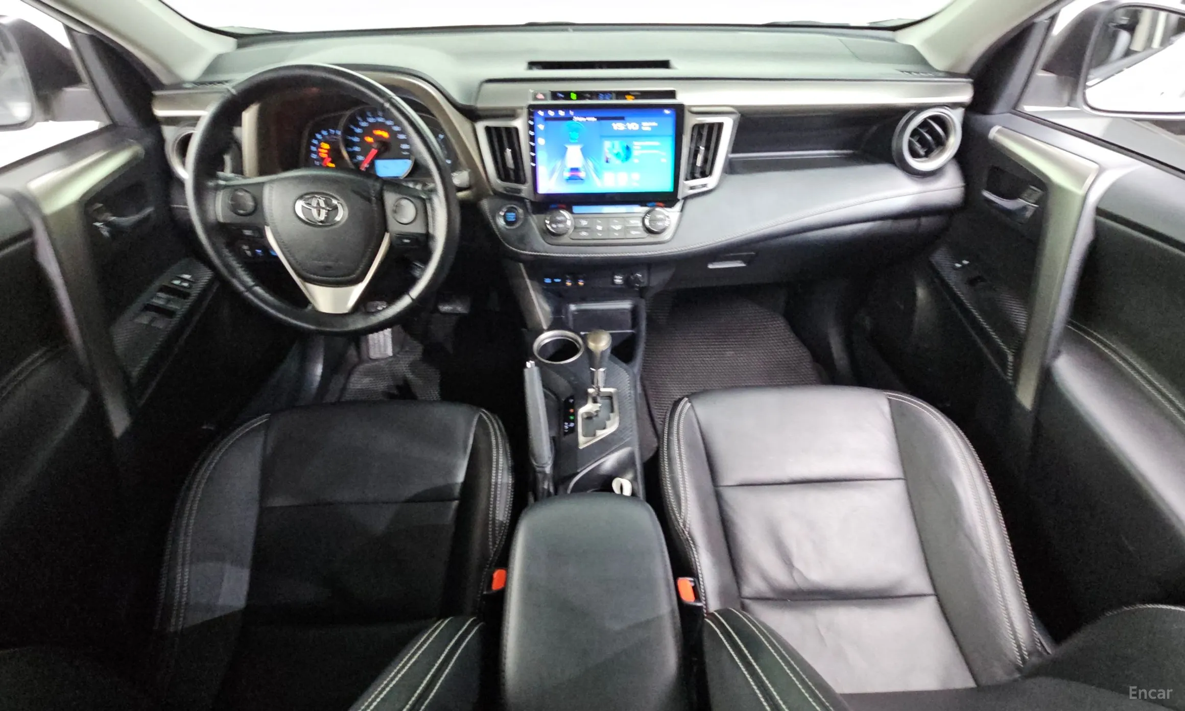 Toyota RAV4 превью 7