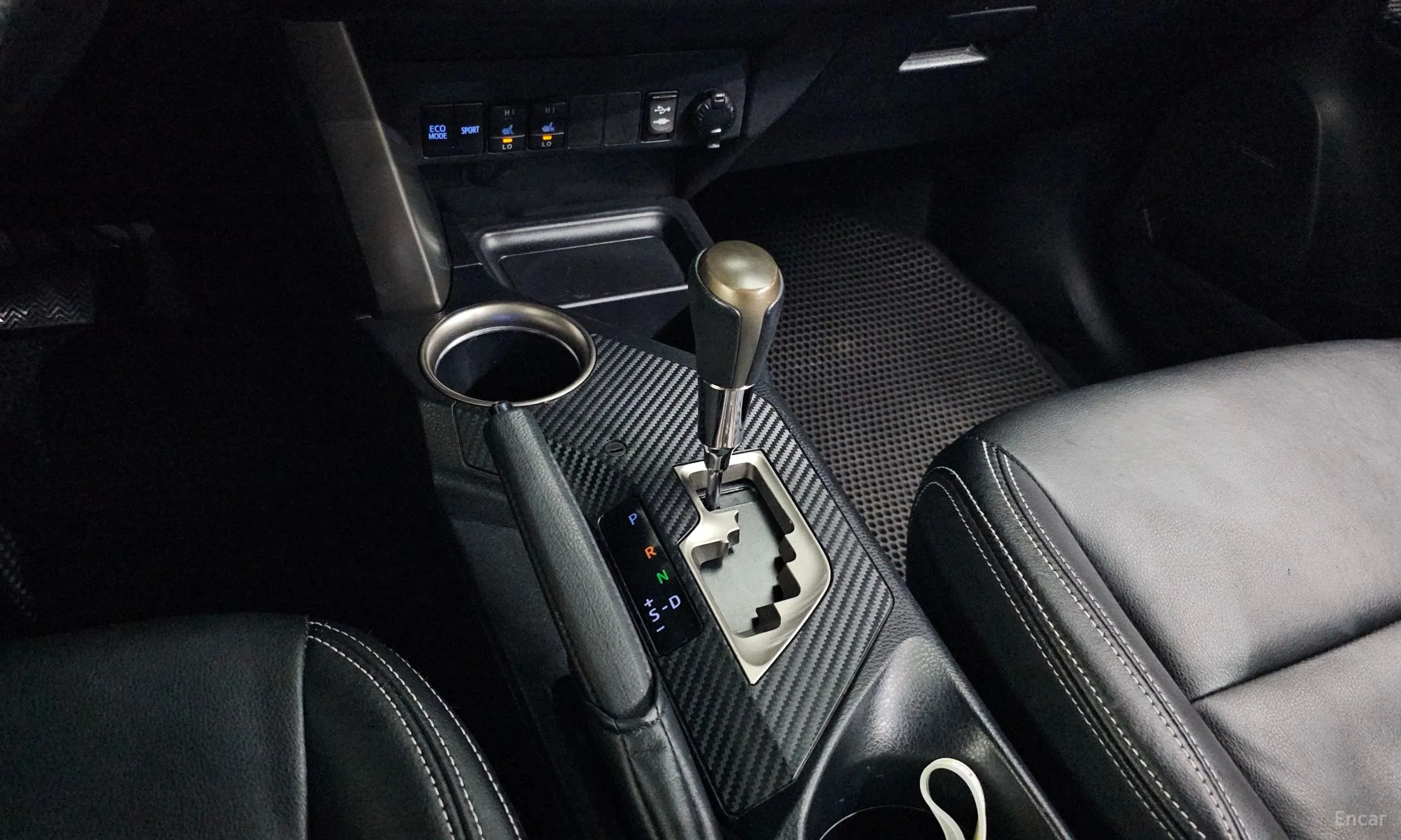 Toyota RAV4 превью 9