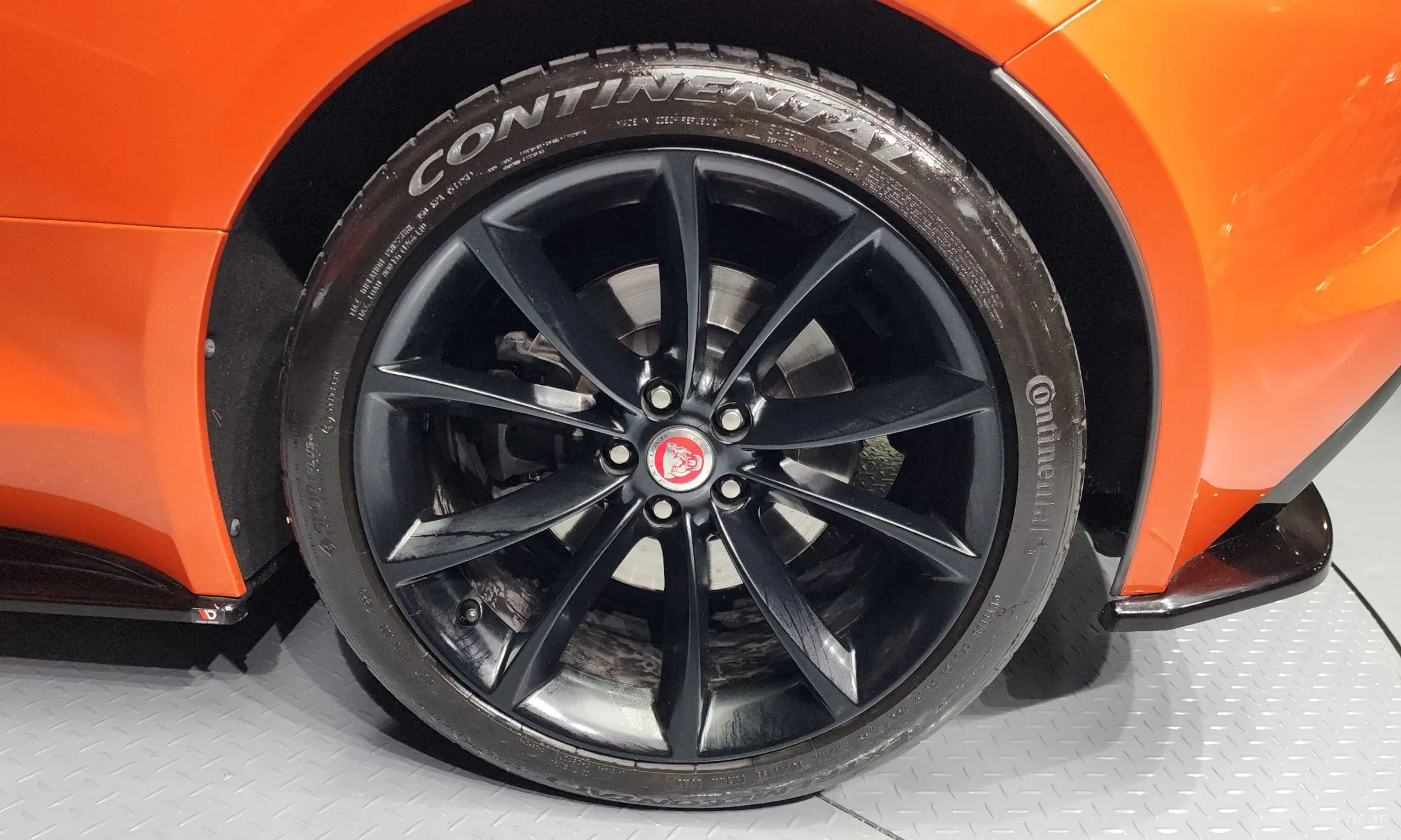 Jaguar F-TYPE превью 5