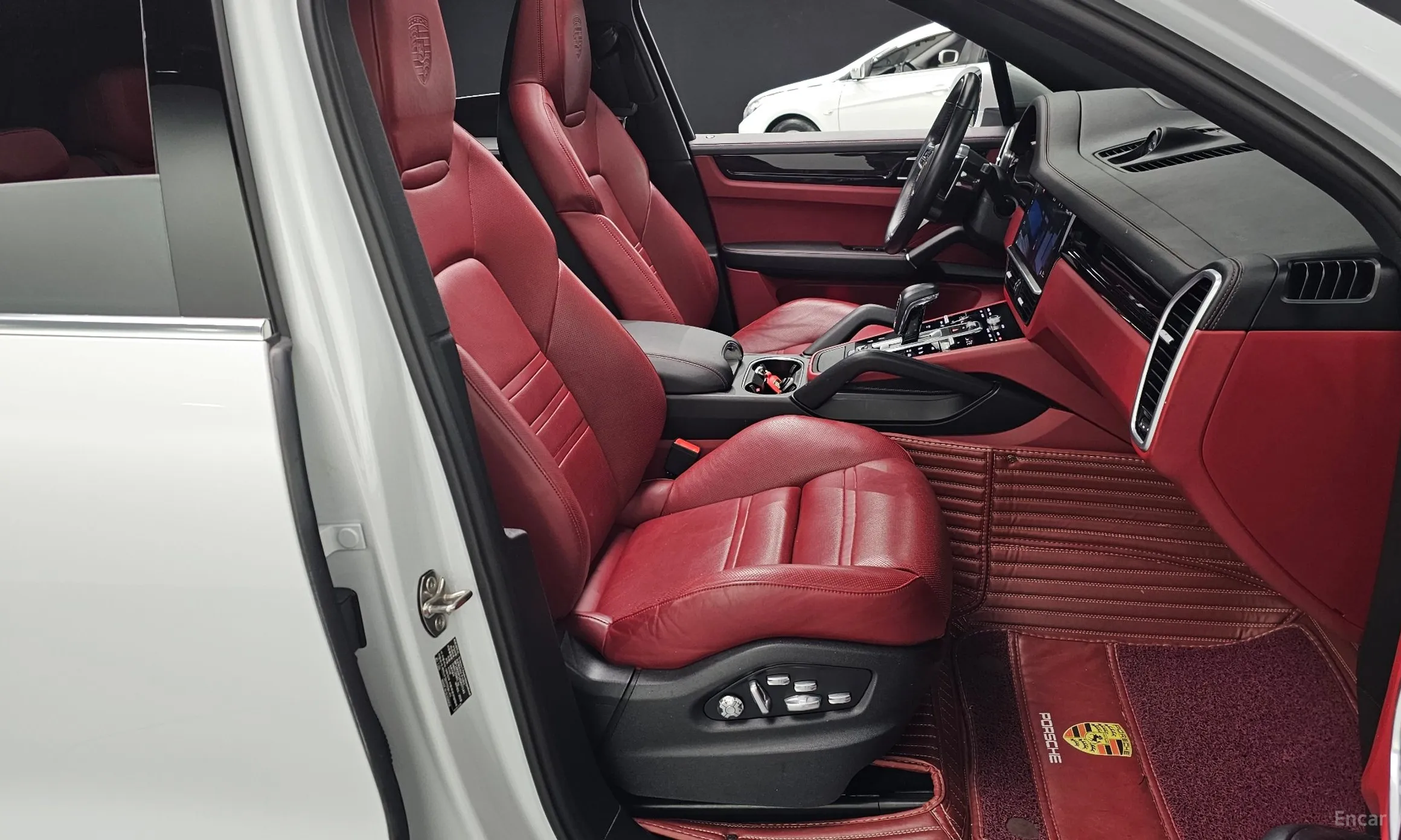 Porsche Cayenne (PO536) превью 10