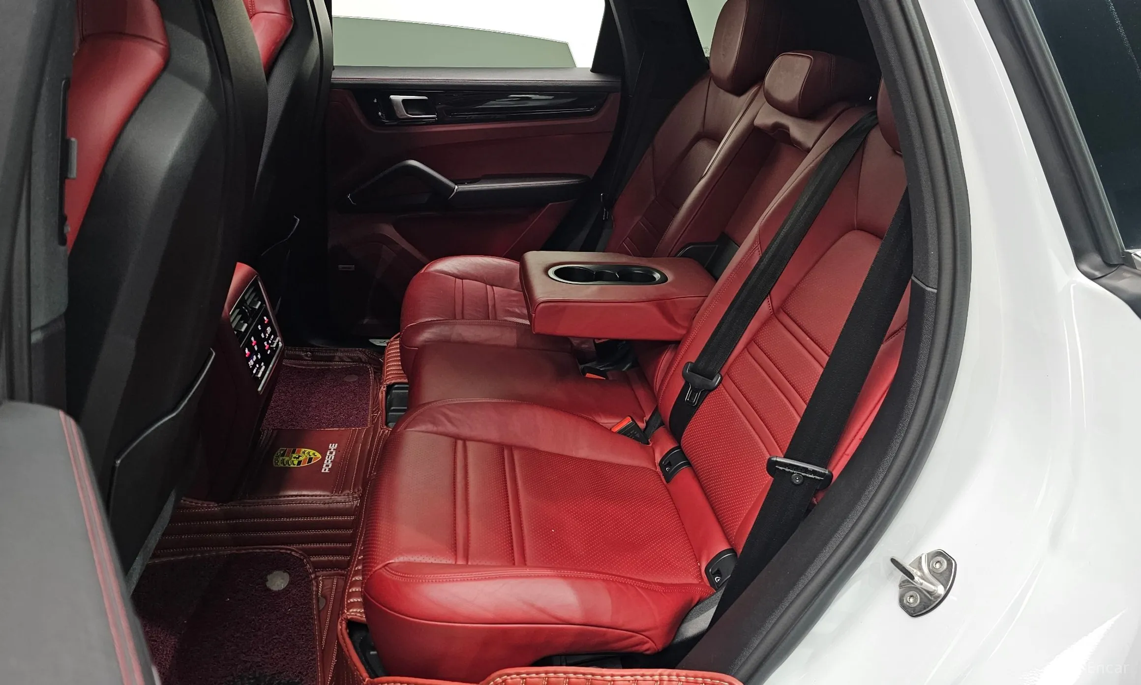Porsche Cayenne (PO536) превью 12