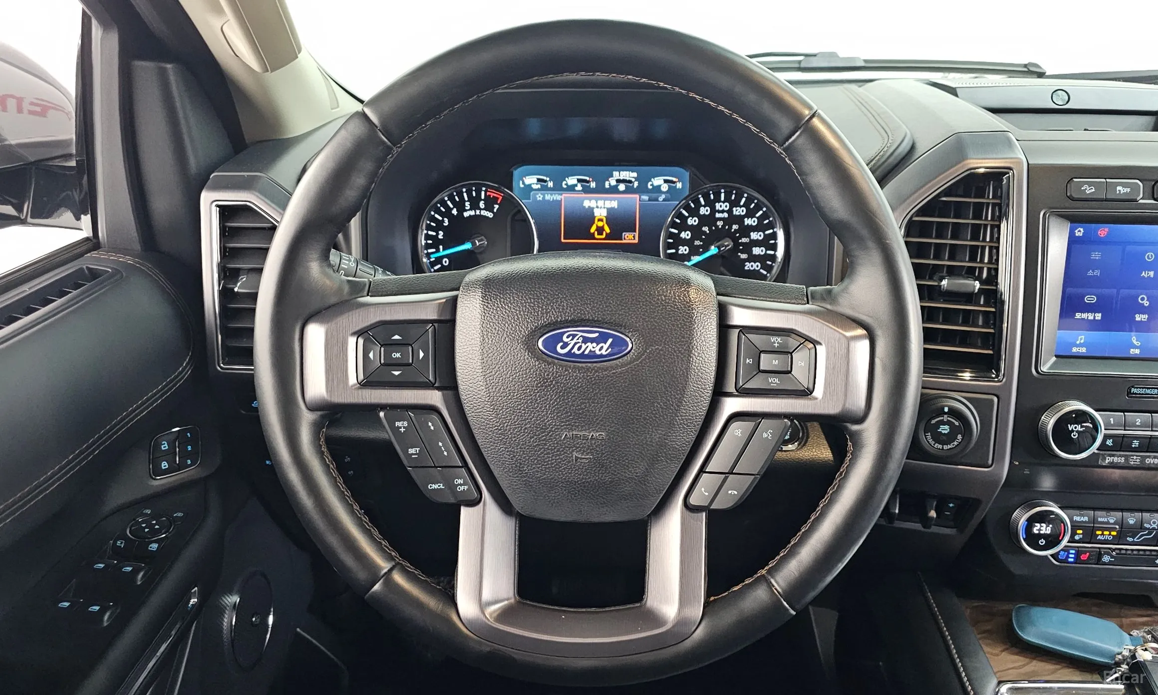 Ford Expedition превью 13