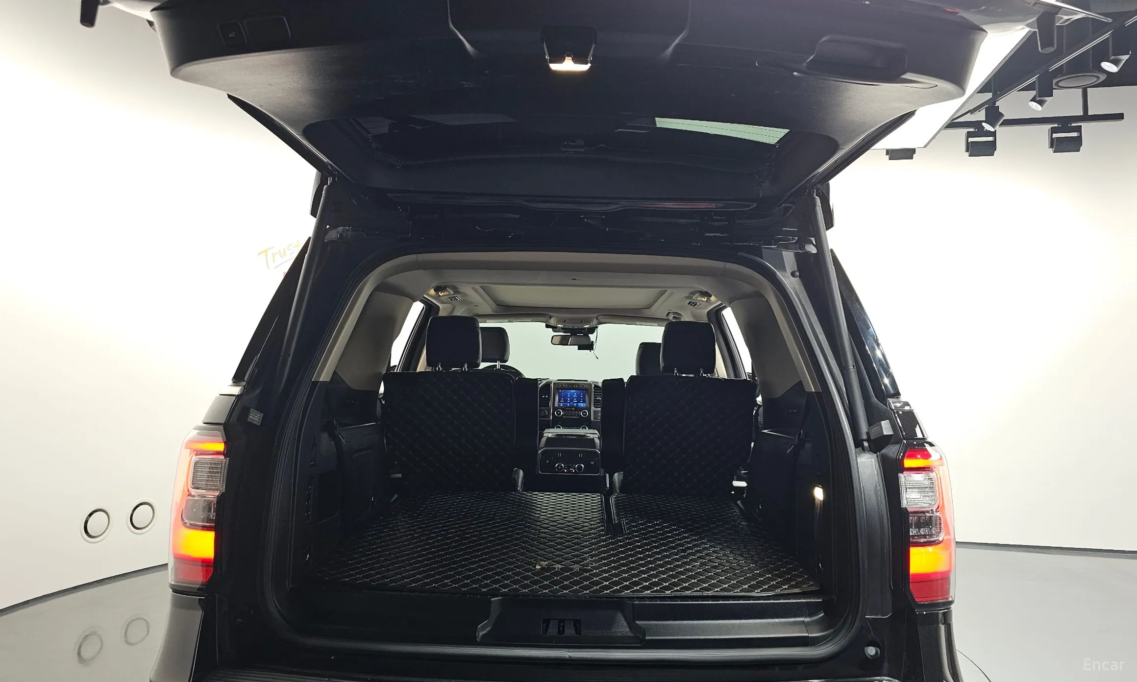 Ford Expedition превью 20