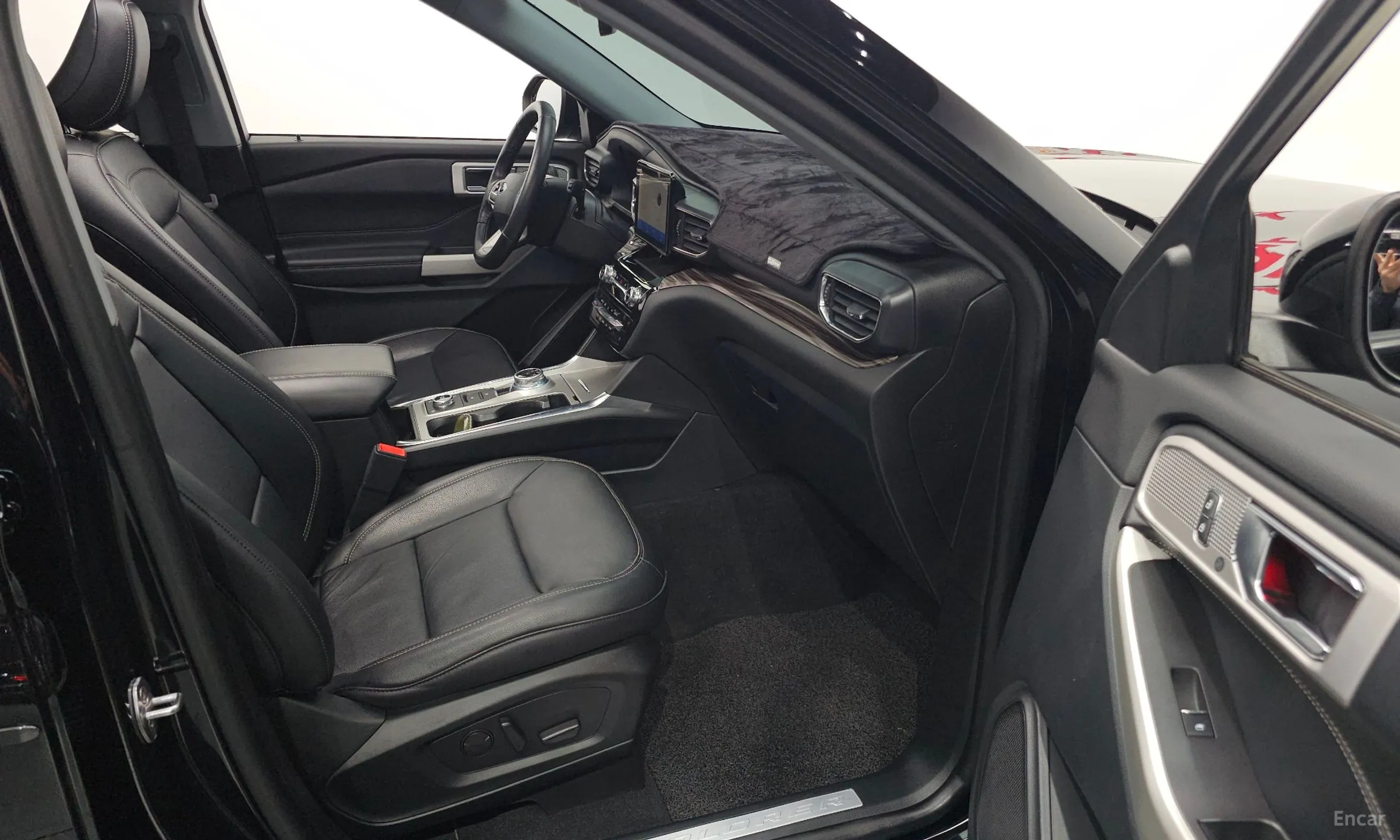 Ford Explorer 6th Generation превью 10