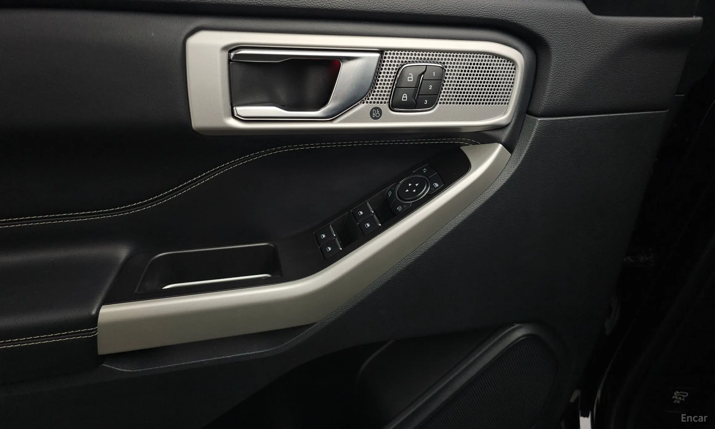 Ford Explorer 6th Generation превью 17
