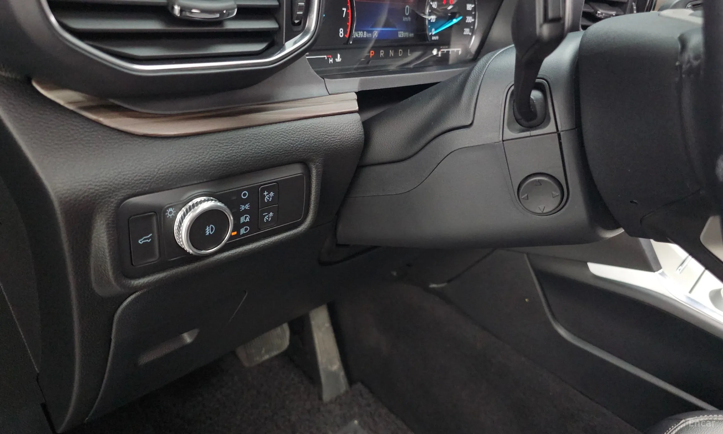 Ford Explorer 6th Generation превью 18
