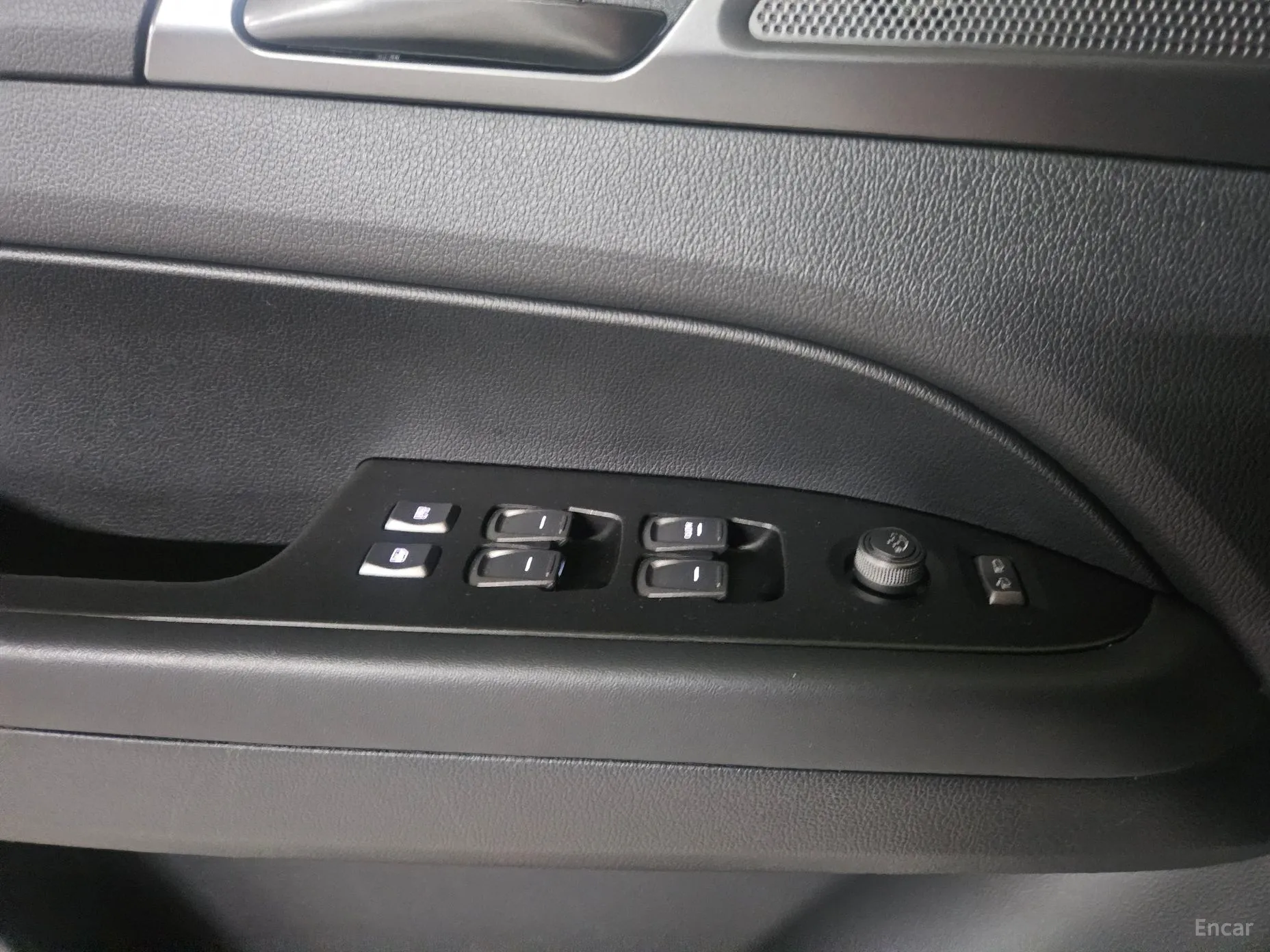 KG Mobility (SsangYong) Rexton Sports превью 15