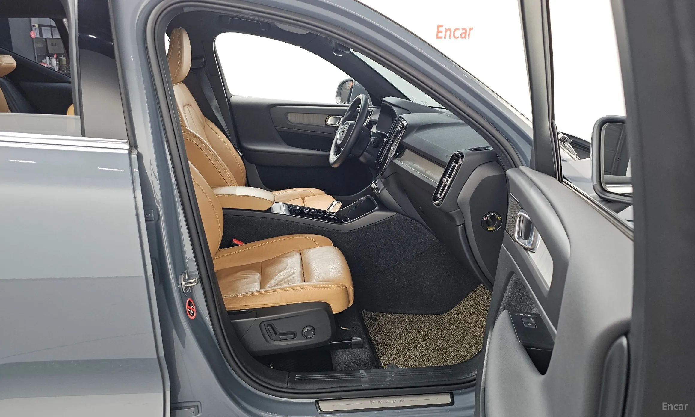 Volvo XC40 превью 11