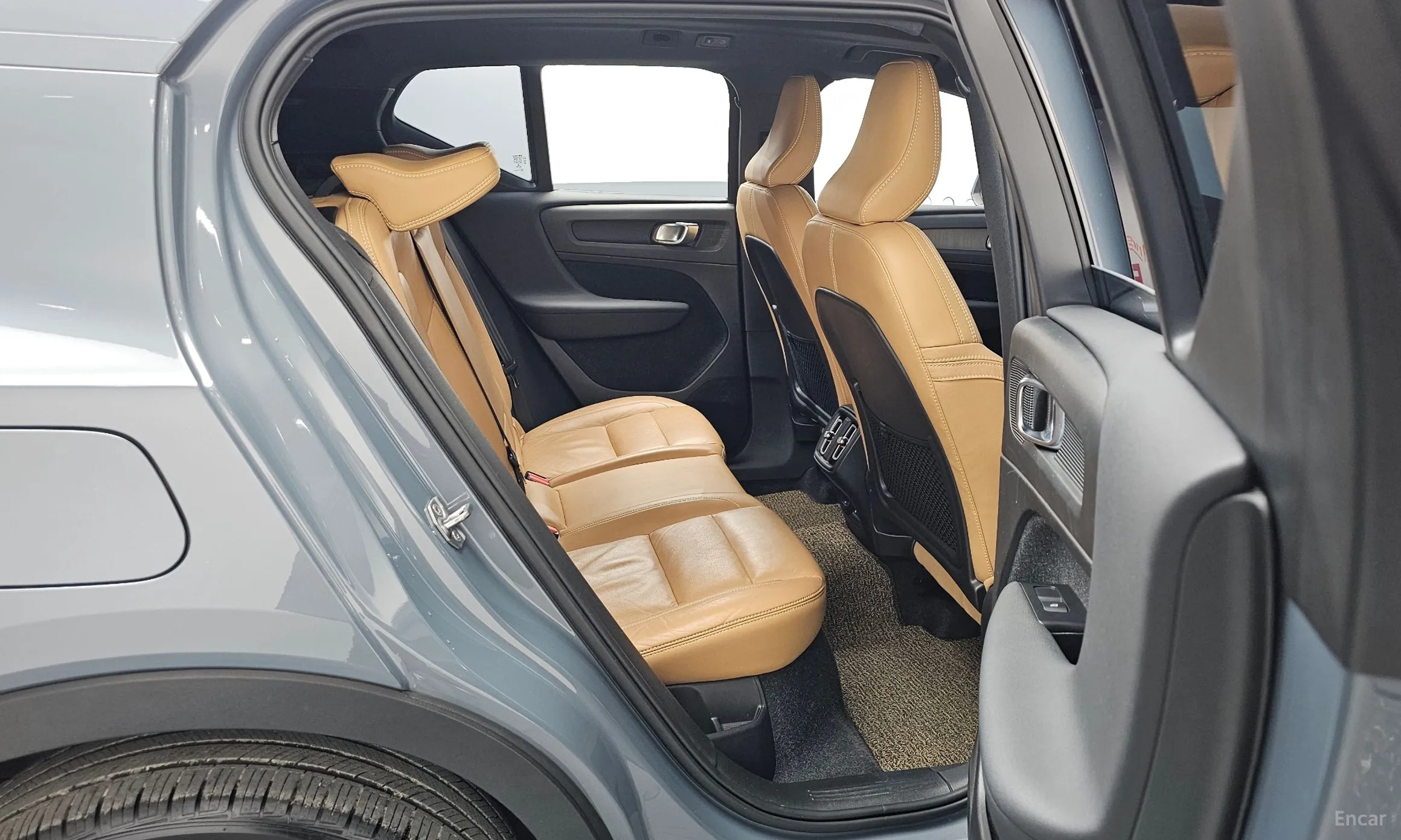 Volvo XC40 превью 12