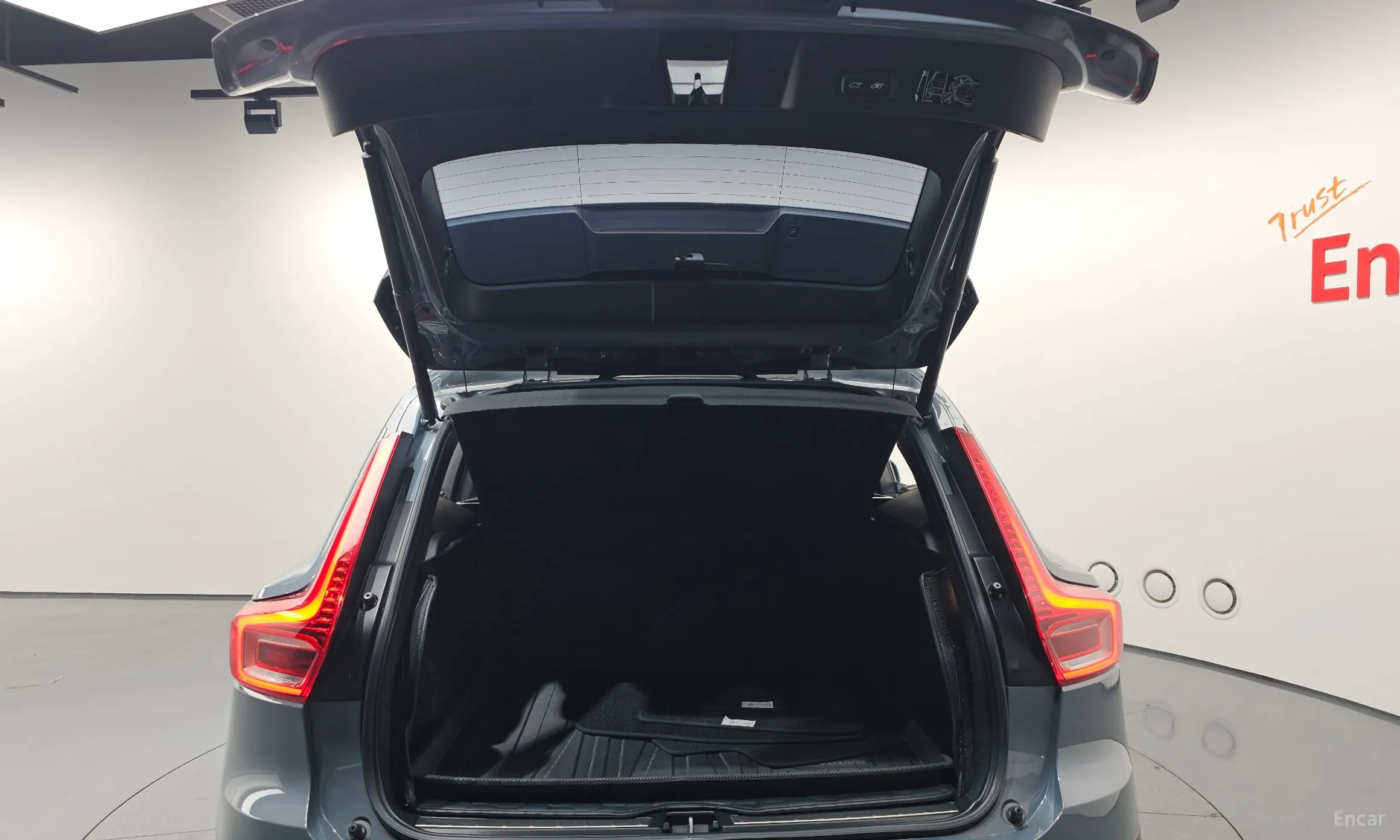 Volvo XC40 превью 20