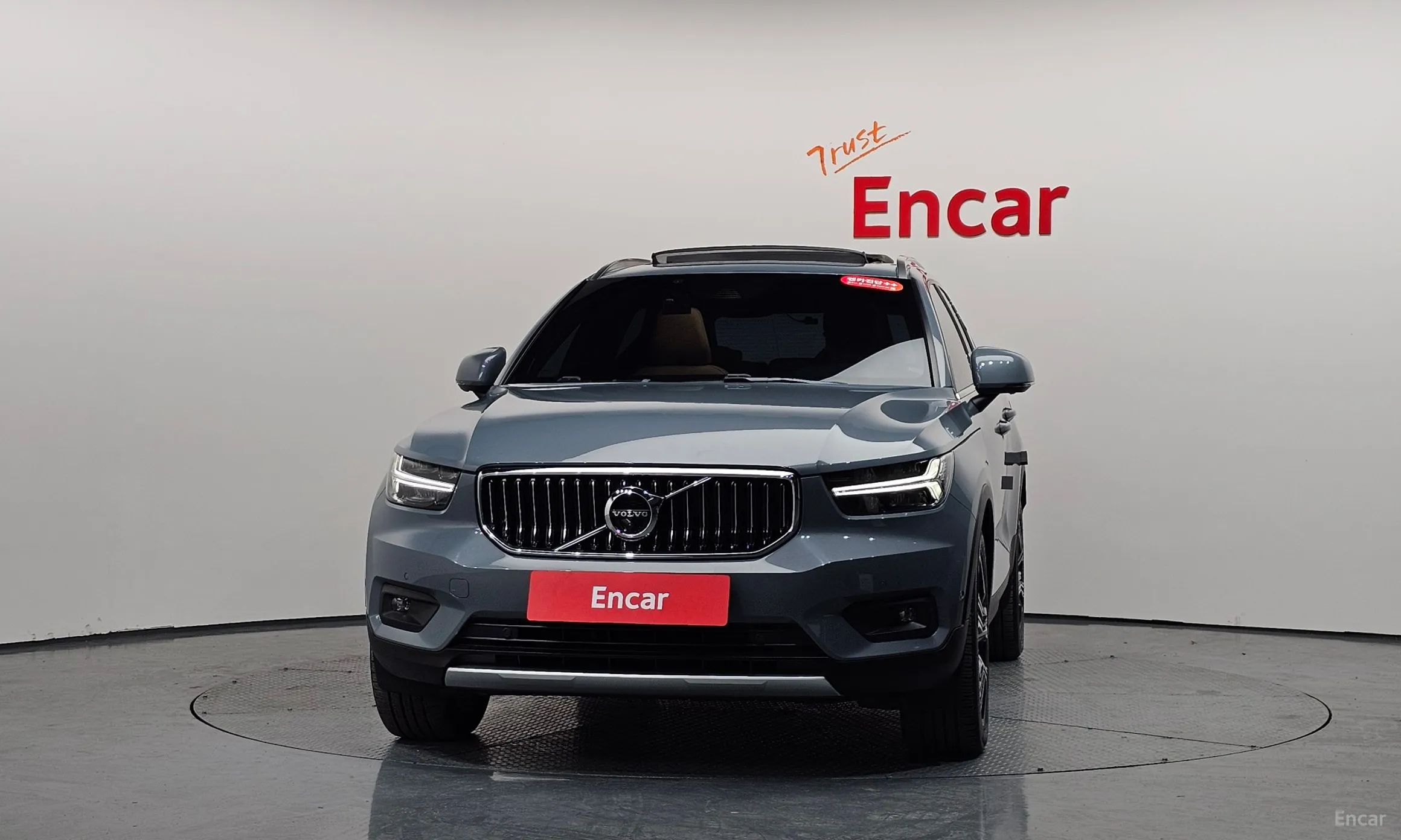 Volvo XC40 превью 3
