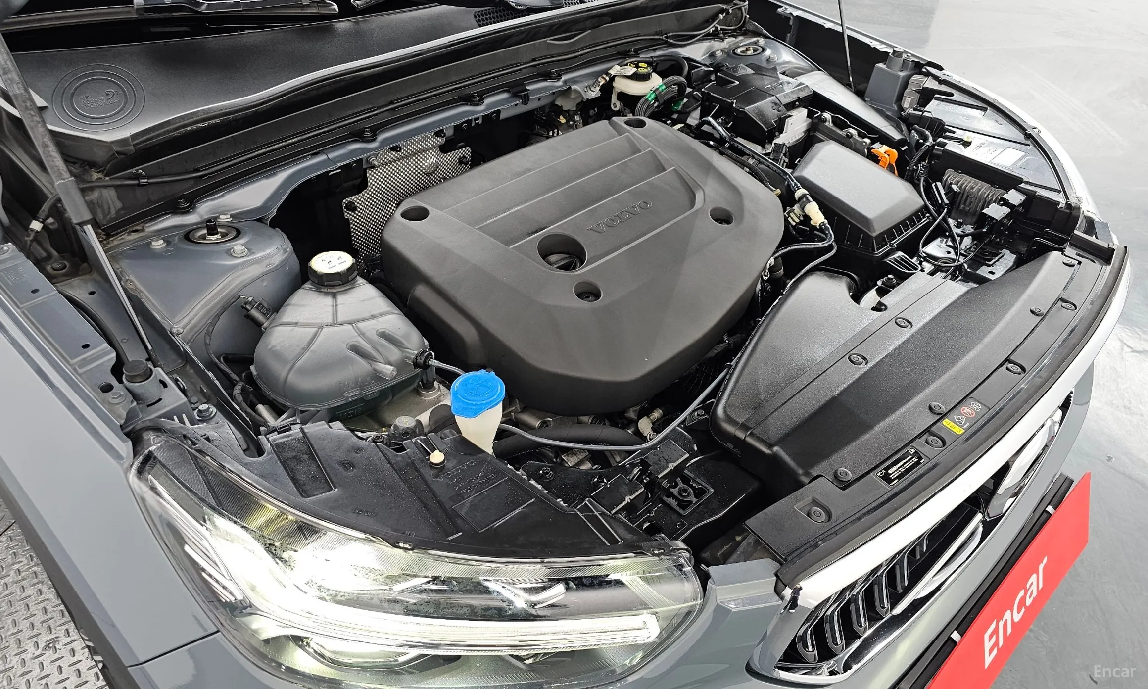 Volvo XC40 превью 6