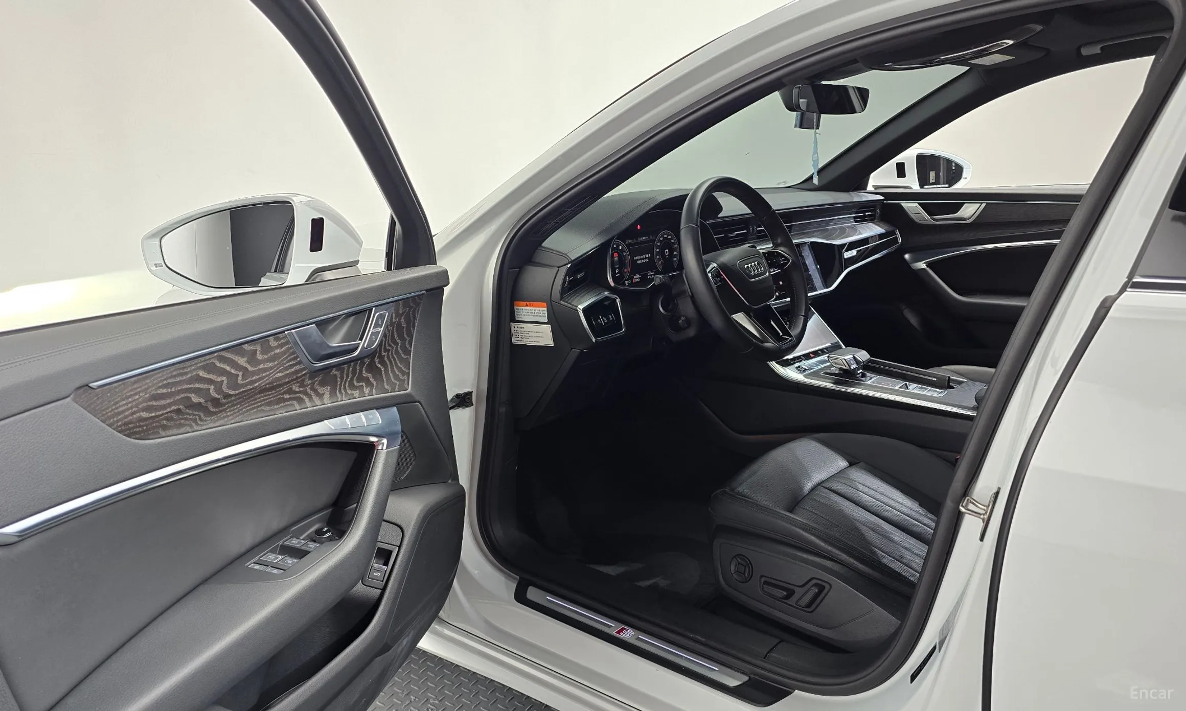 Audi A6 (C8) превью 10