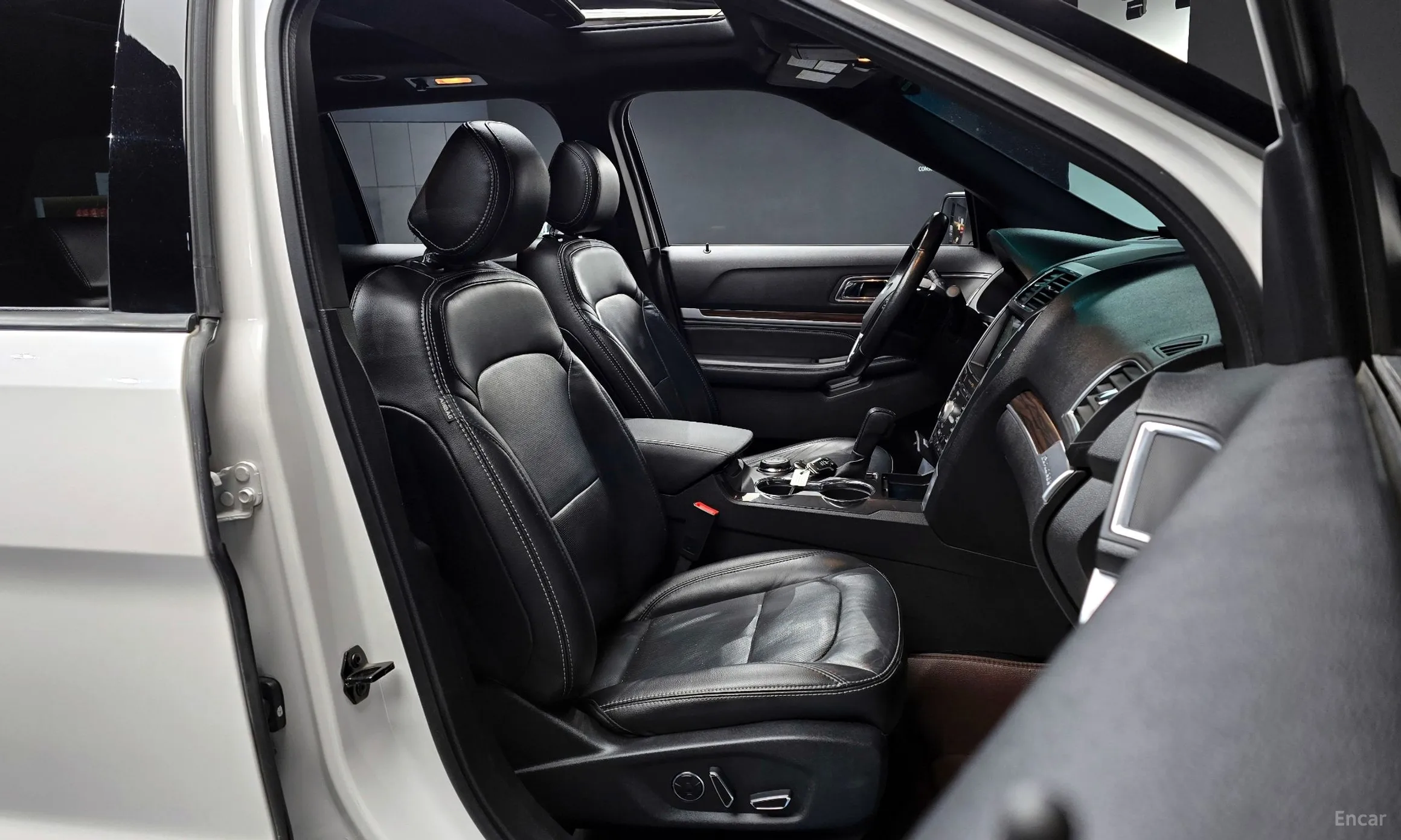 Ford Explorer превью 10
