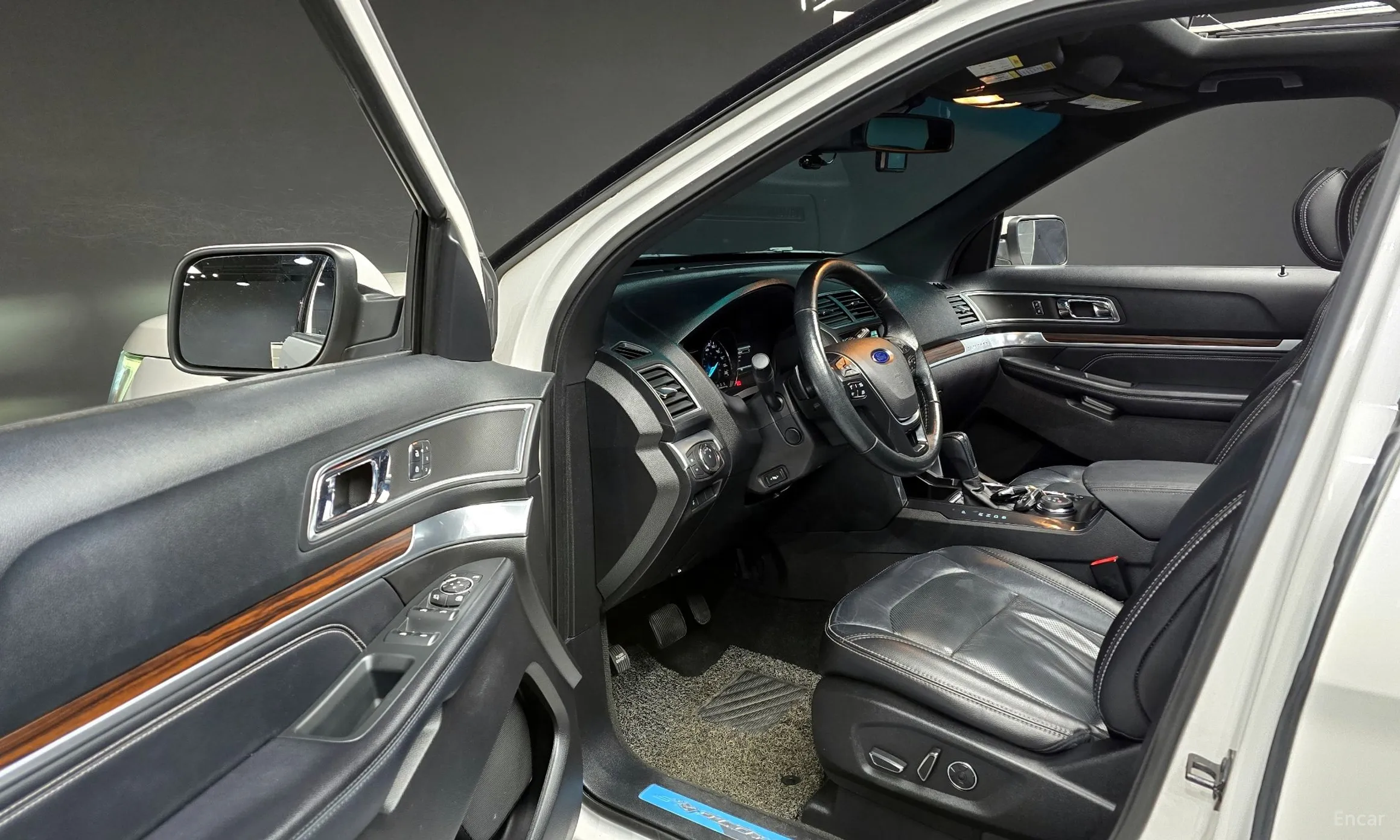 Ford Explorer превью 11