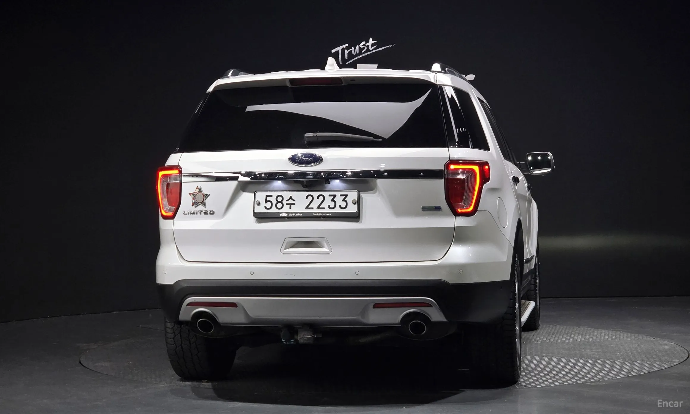 Ford Explorer превью 4