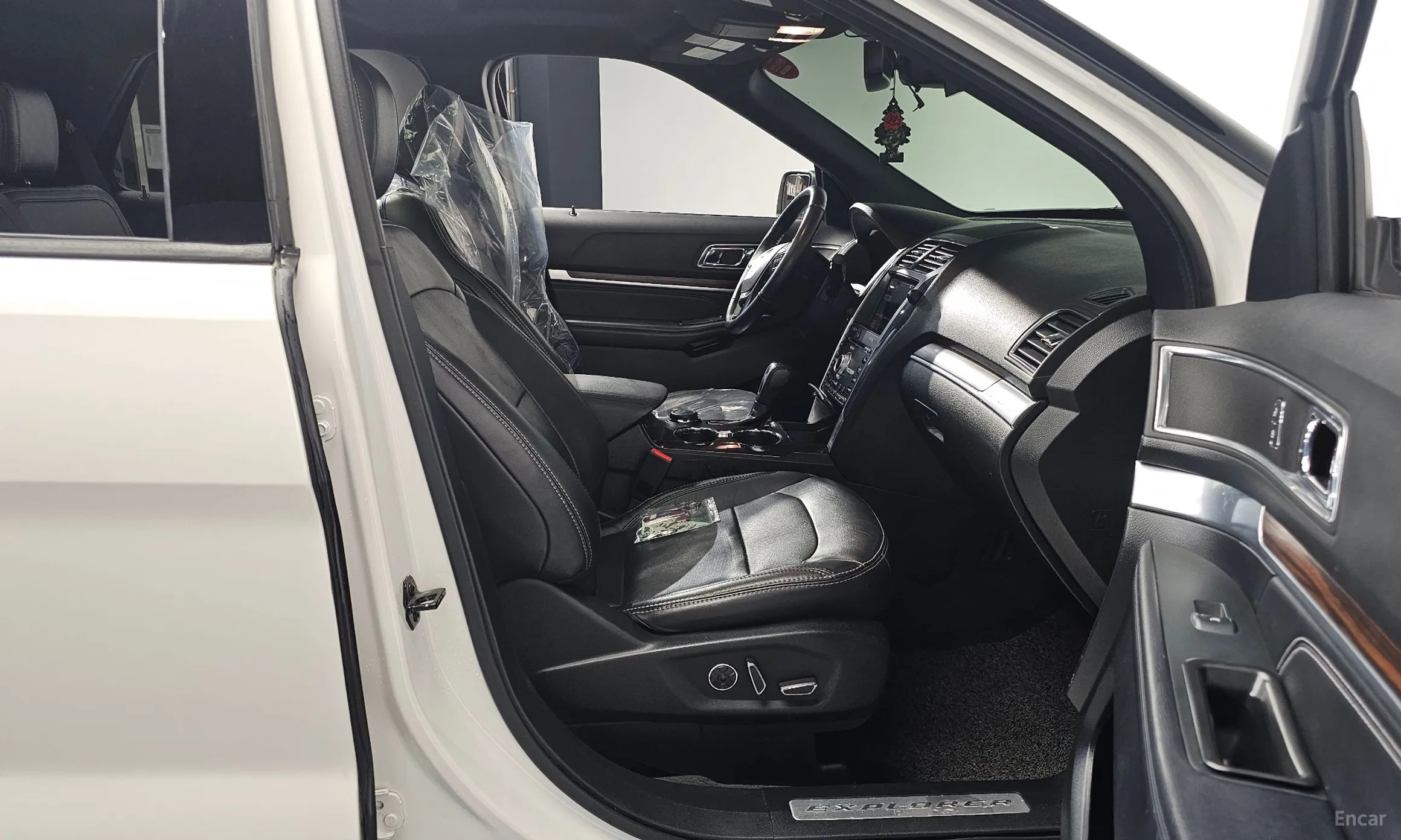 Ford Explorer превью 11