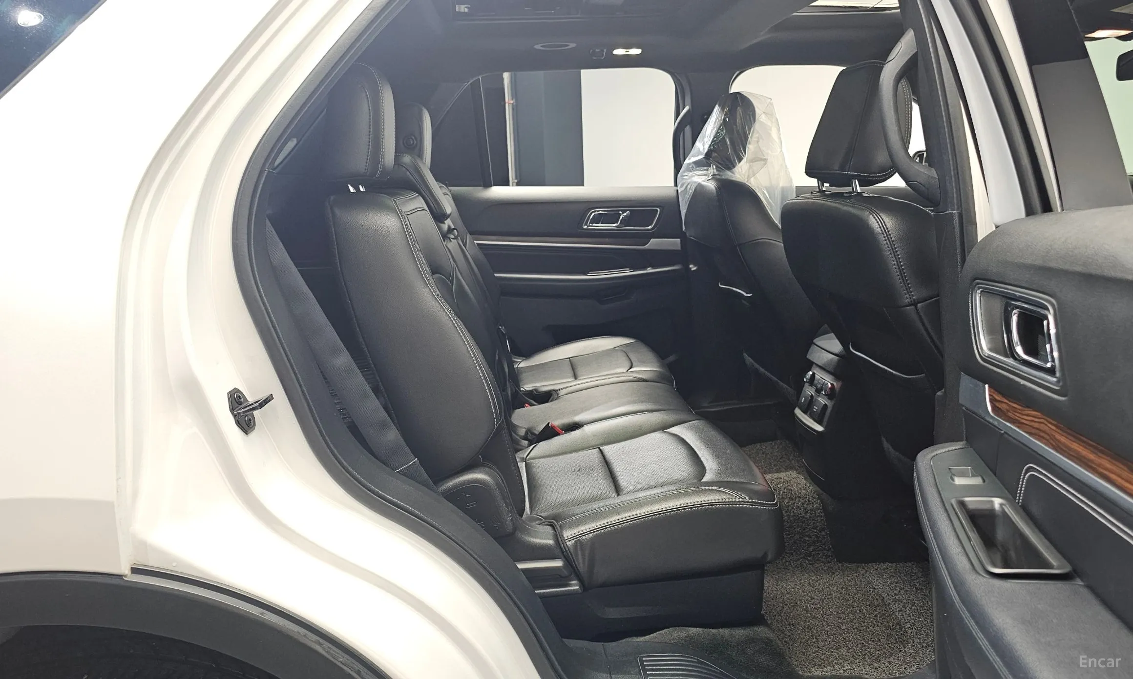 Ford Explorer превью 12
