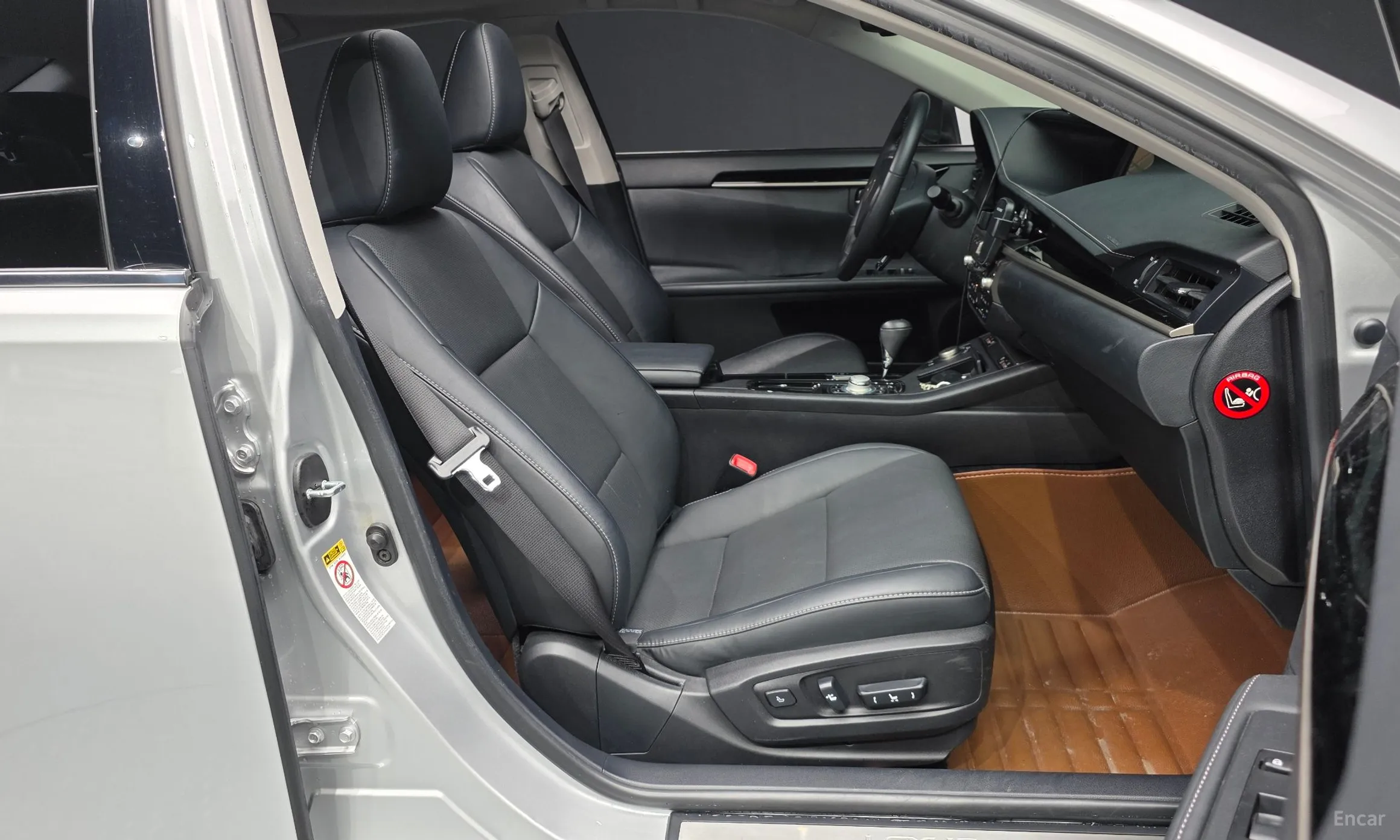 Lexus New ES300h превью 11