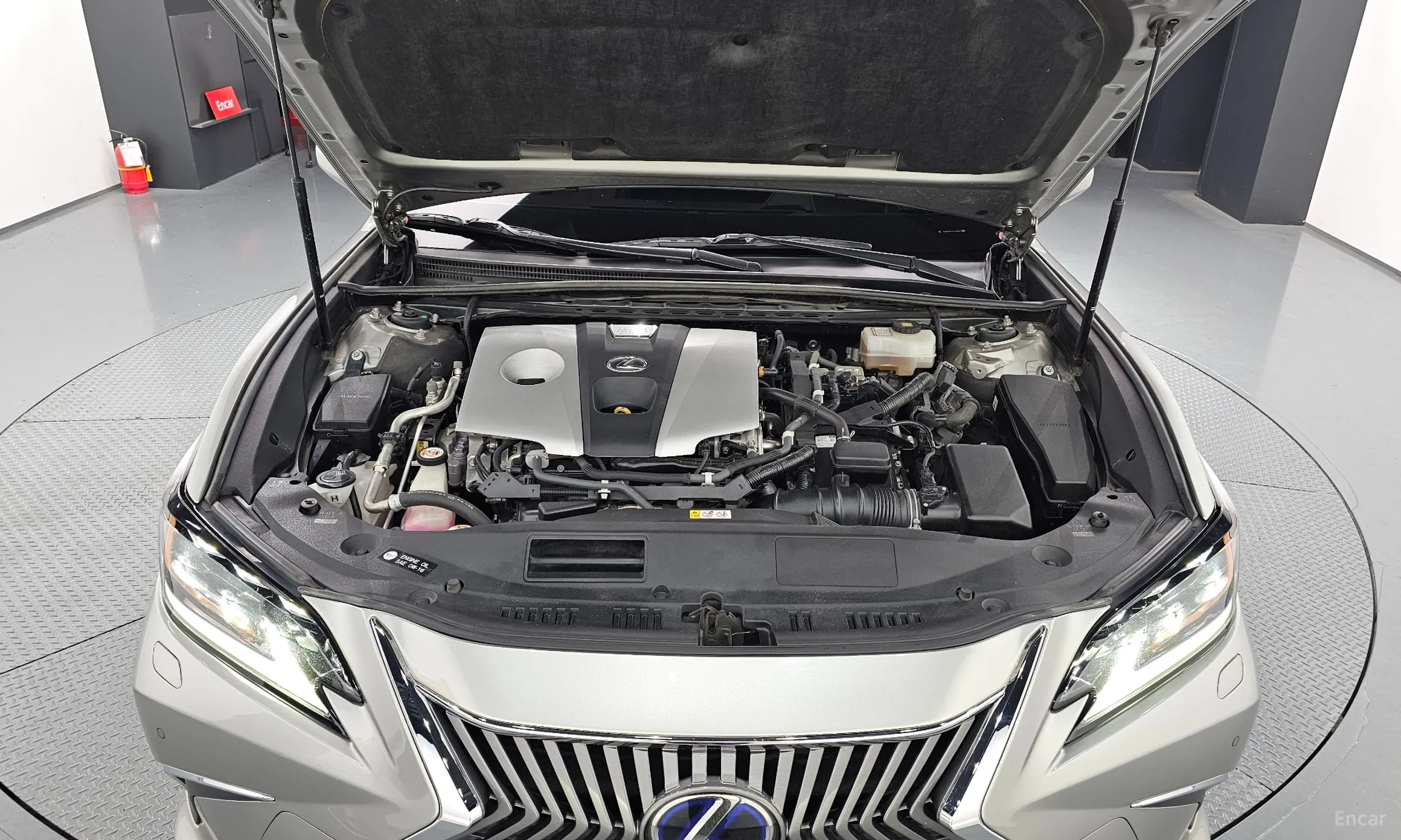 Lexus ES300h 7th Generation превью 6