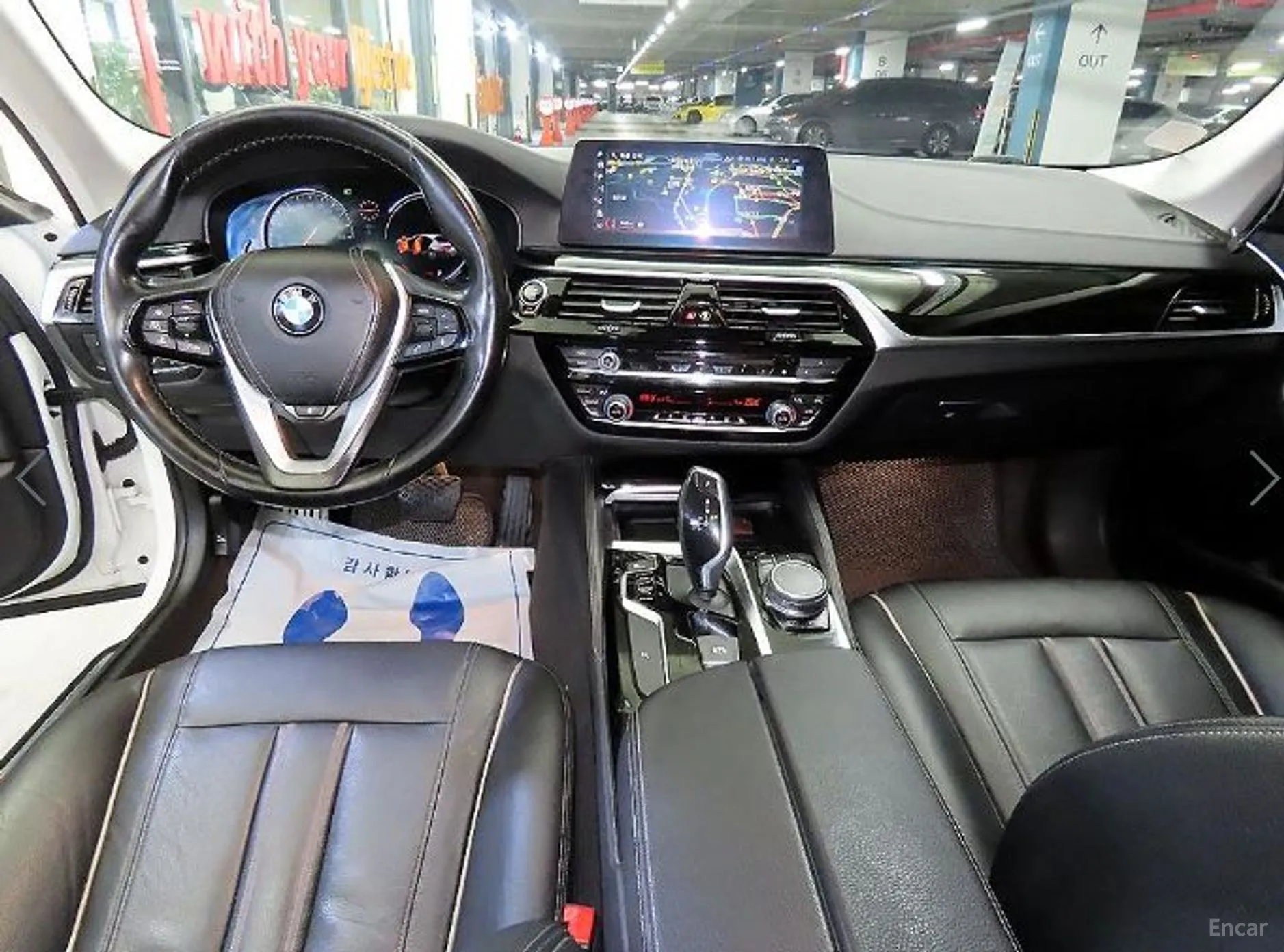 BMW 5 Series (G30) превью 10