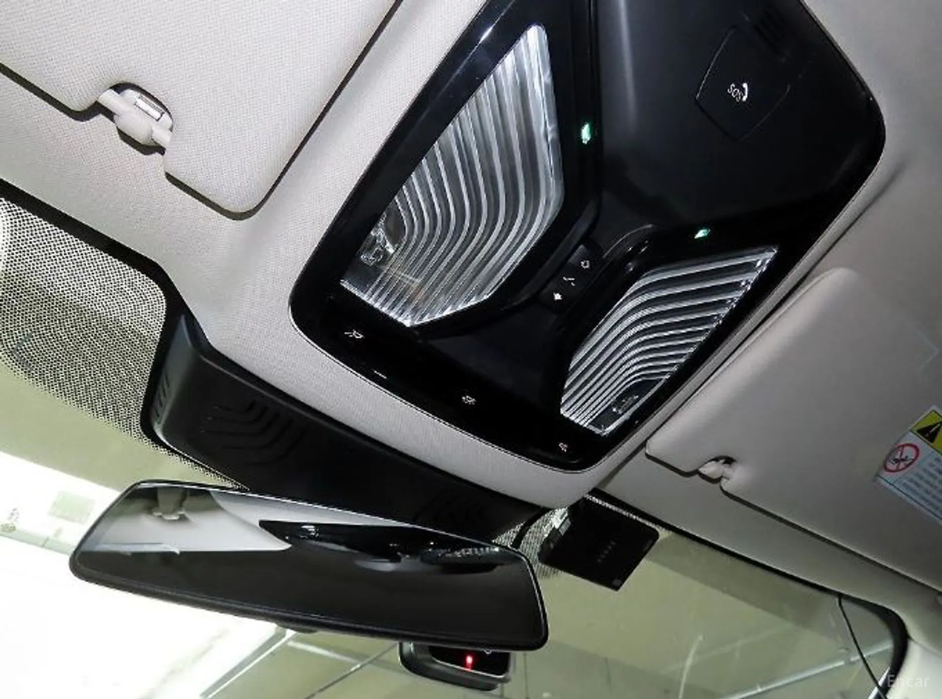 BMW 5 Series (G30) превью 15