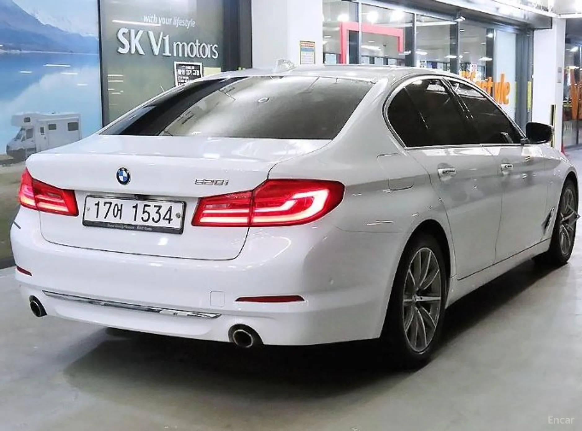 BMW 5 Series (G30) превью 4