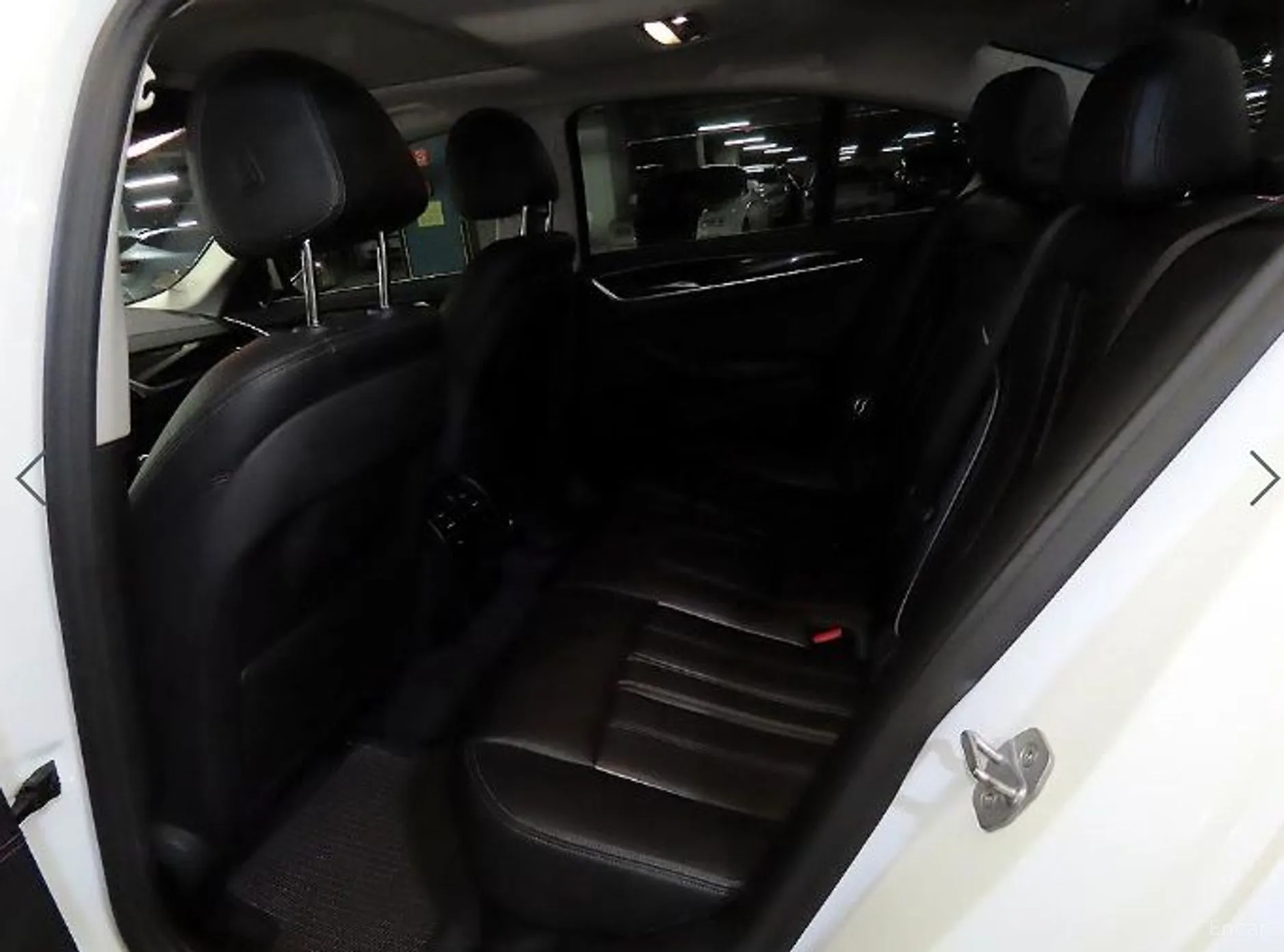 BMW 5 Series (G30) превью 7