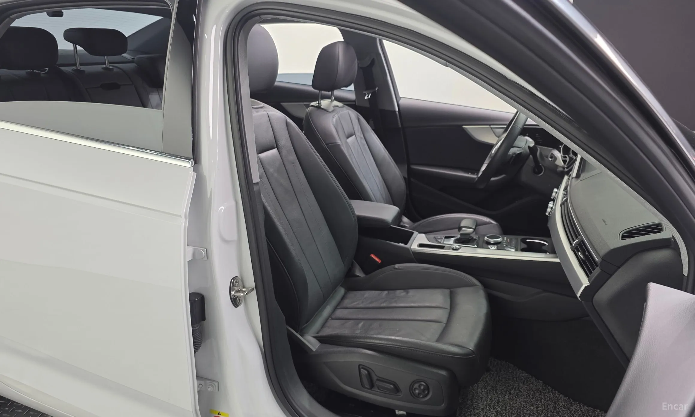 Audi A4 (B9) превью 12