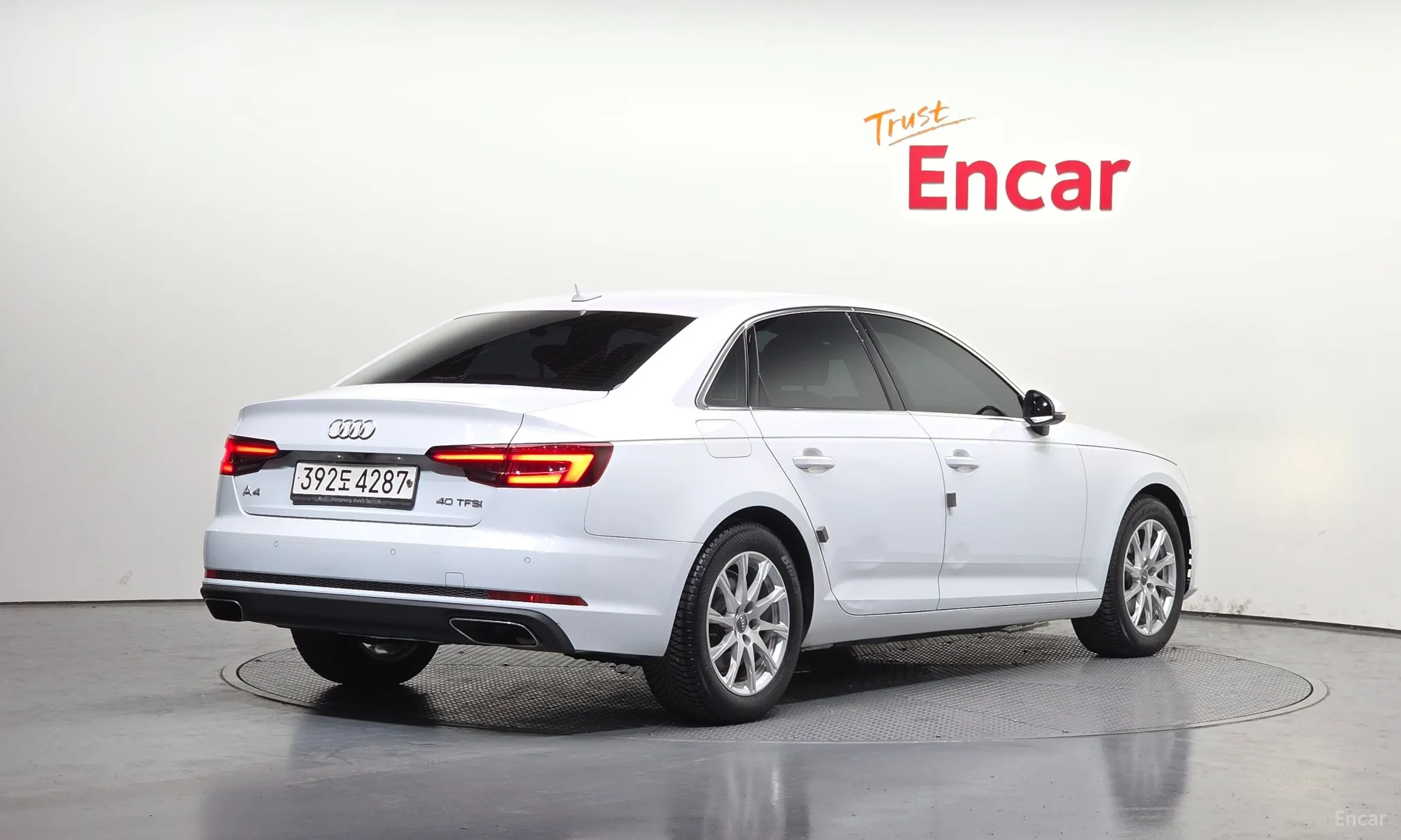 Audi A4 (B9)