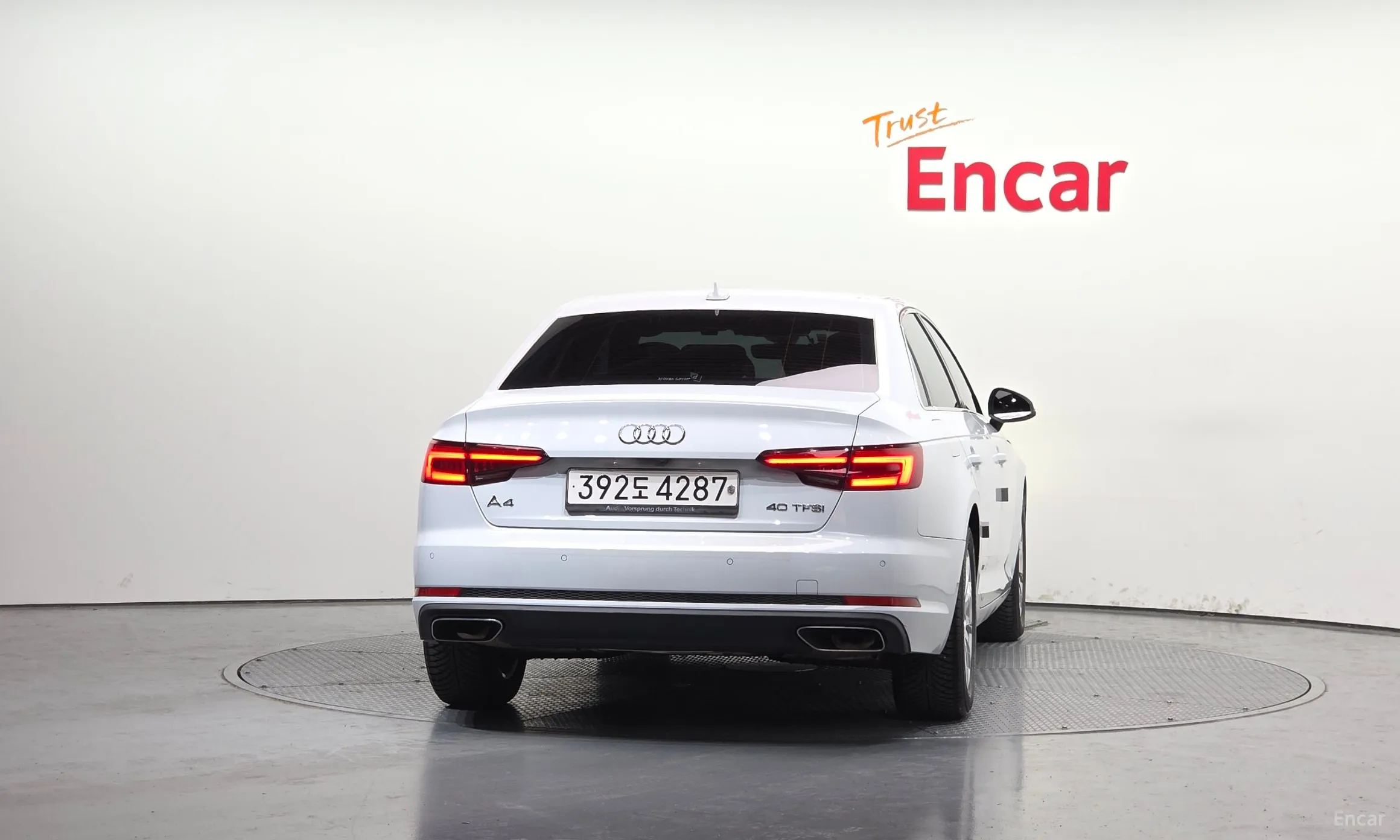 Audi A4 (B9) превью 4