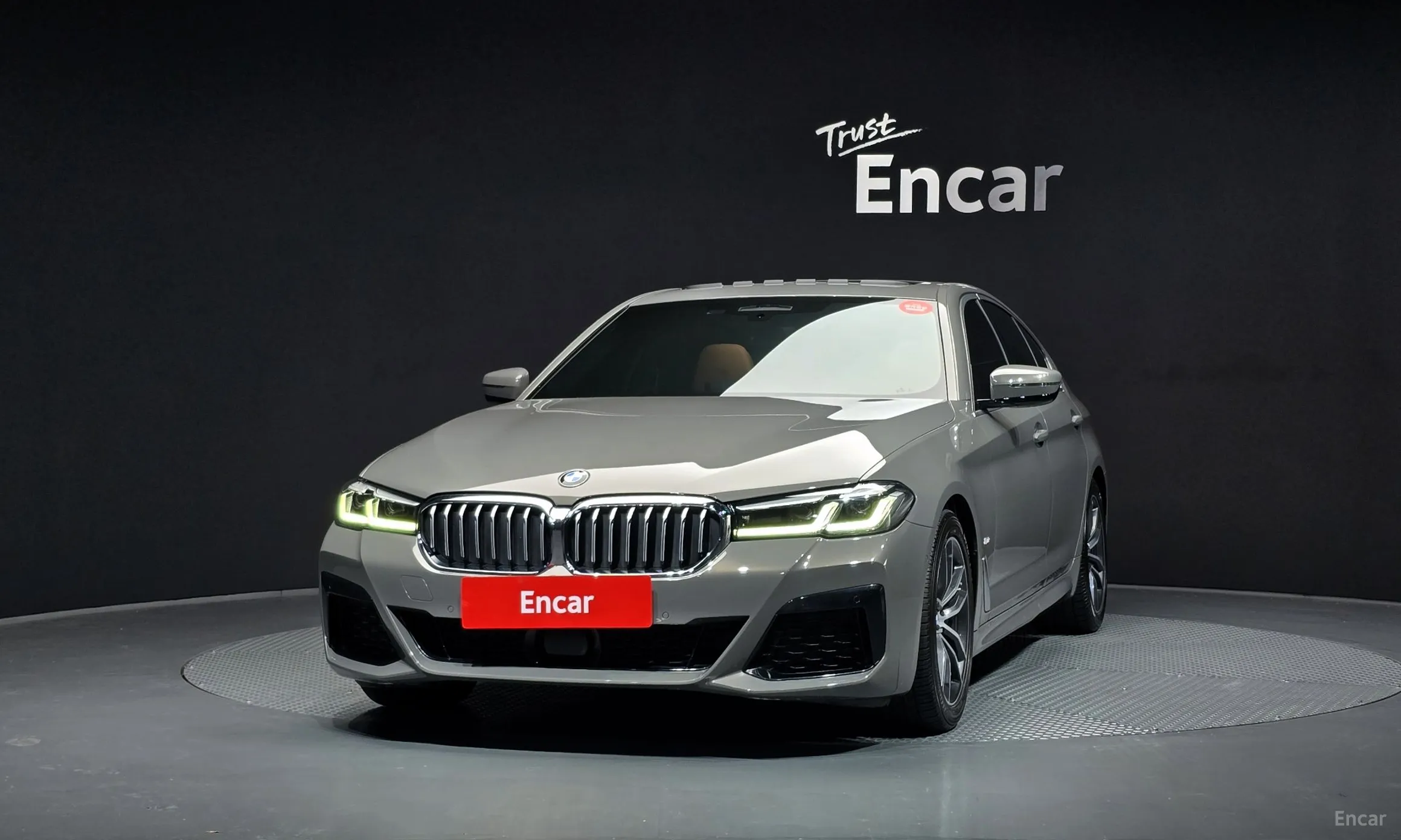 BMW 5 Series (G30) превью 3