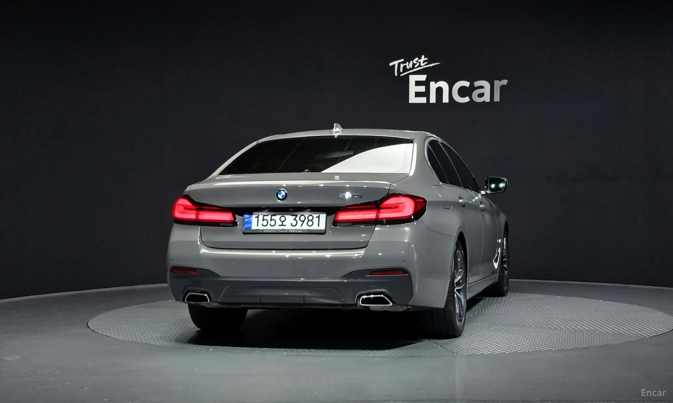 BMW 5 Series (G30) превью 4