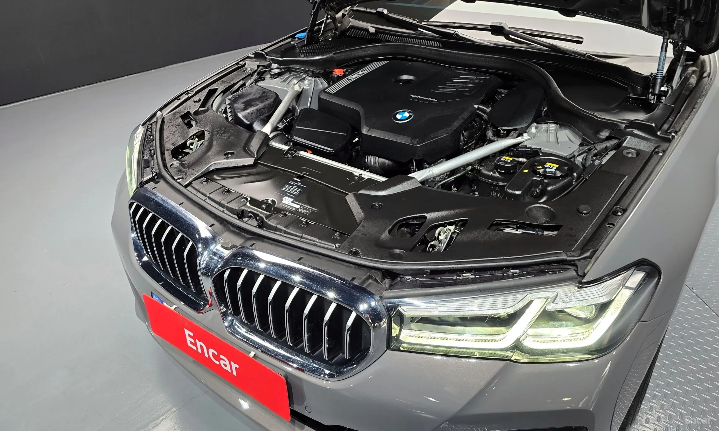 BMW 5 Series (G30) превью 6