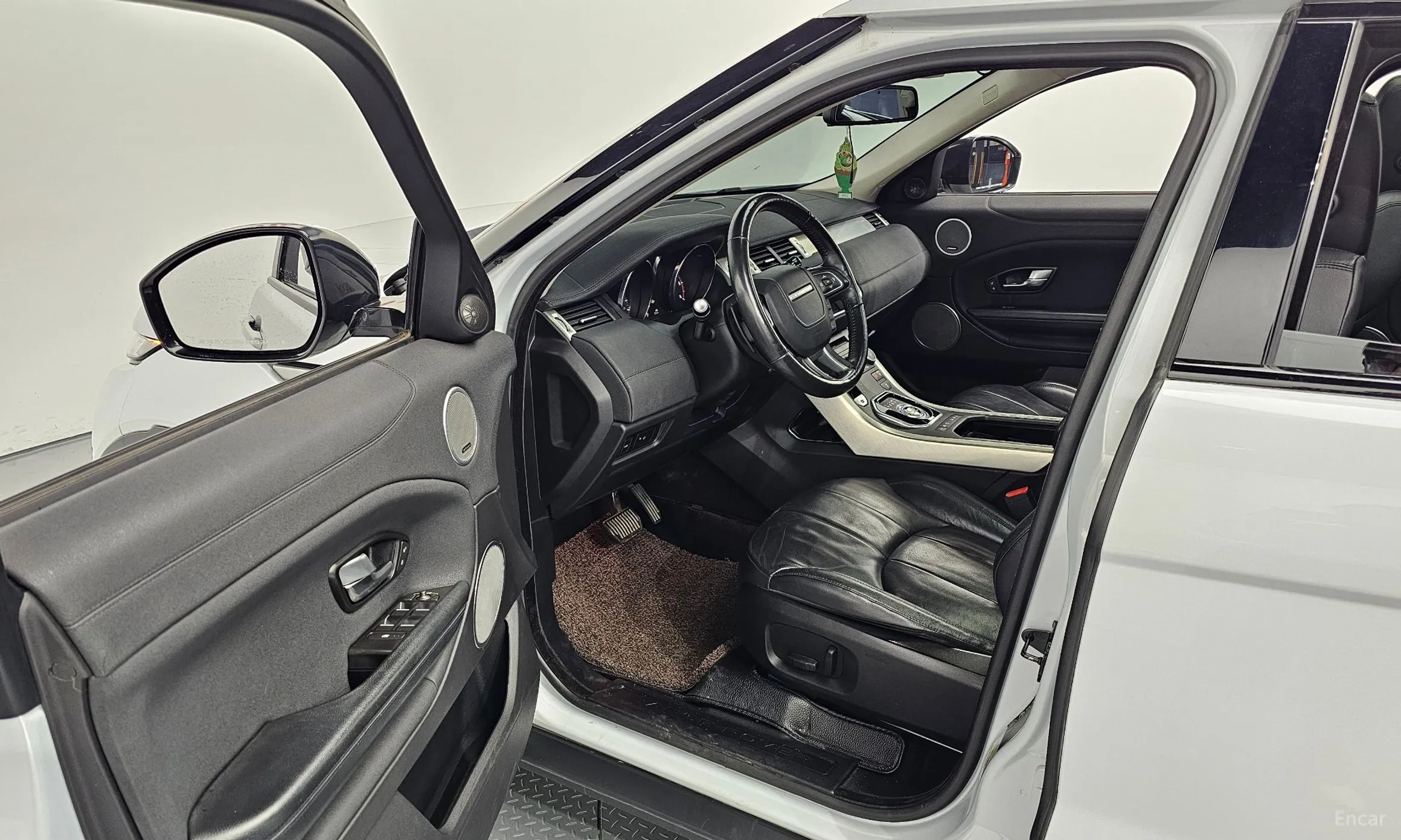 Land Rover Range Rover Evoque превью 11