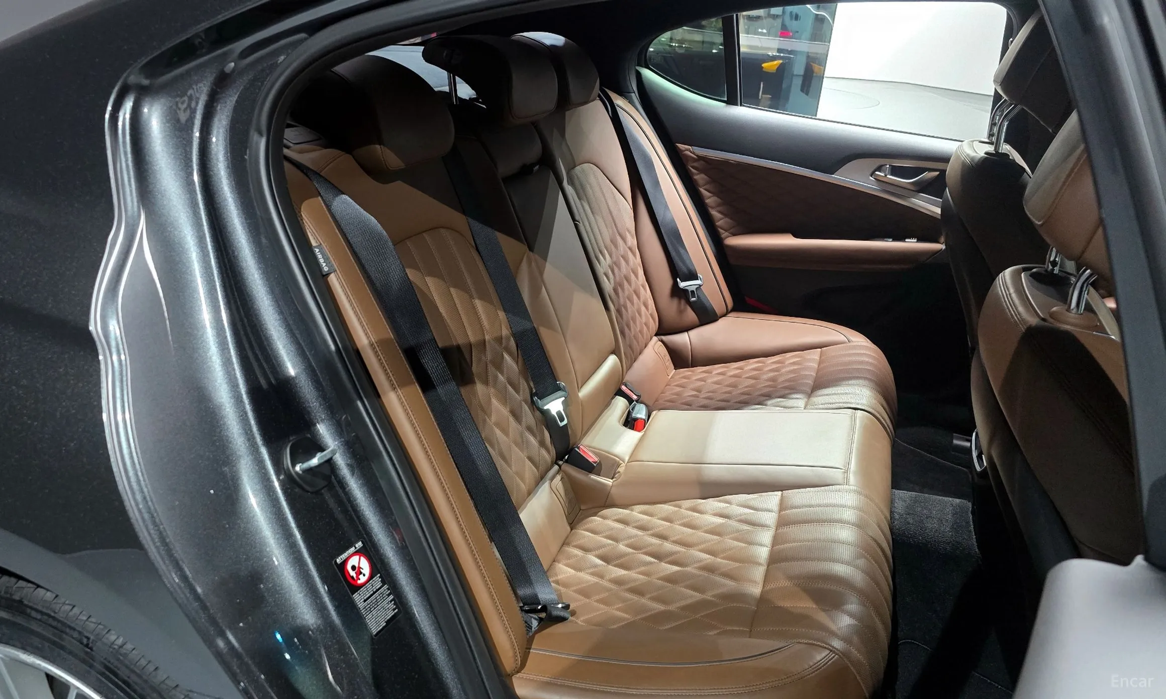 Genesis G70 превью 12