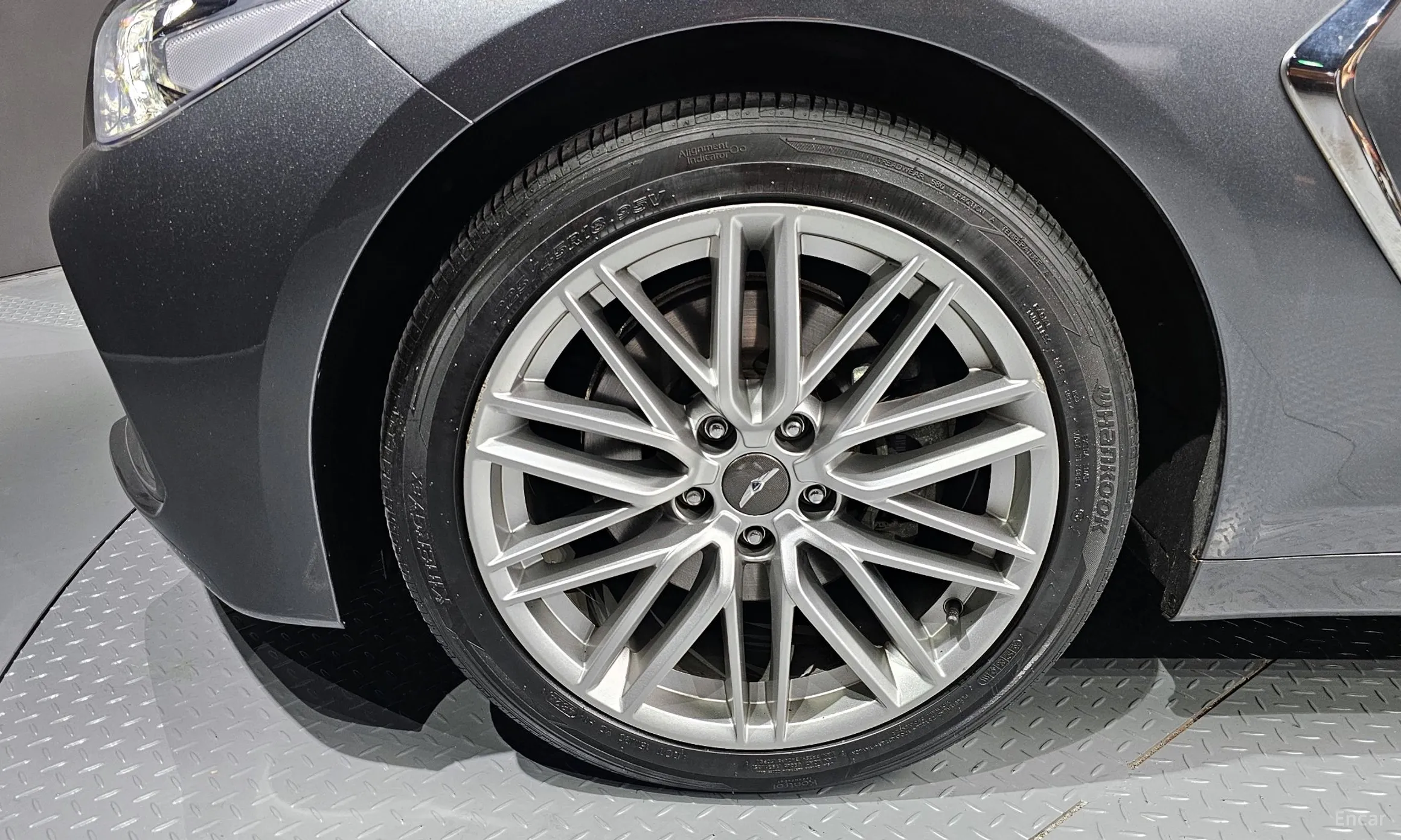 Genesis G70 превью 5