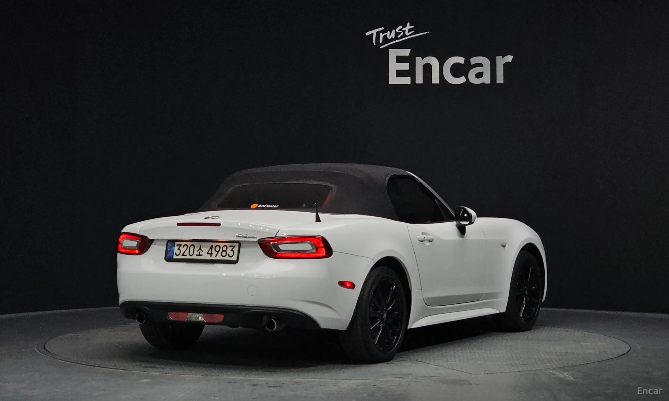 Fiat 124 Spider превью 20