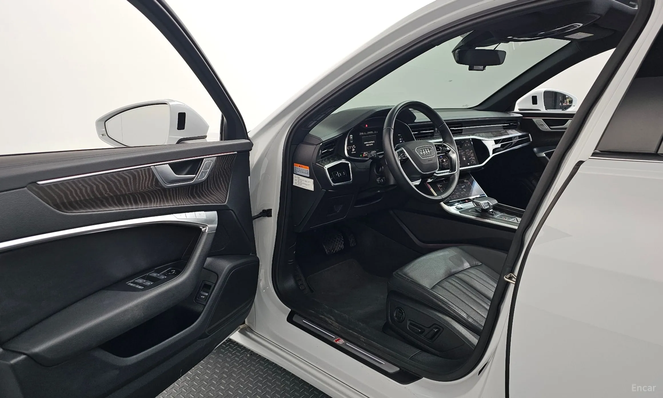 Audi A6 (C8) превью 10