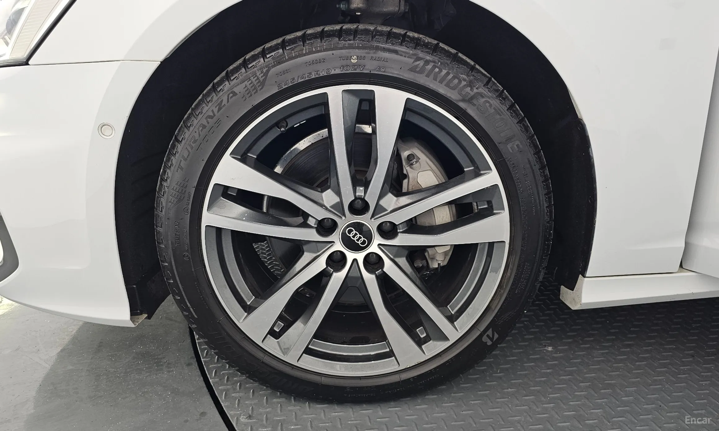 Audi A6 (C8) превью 5