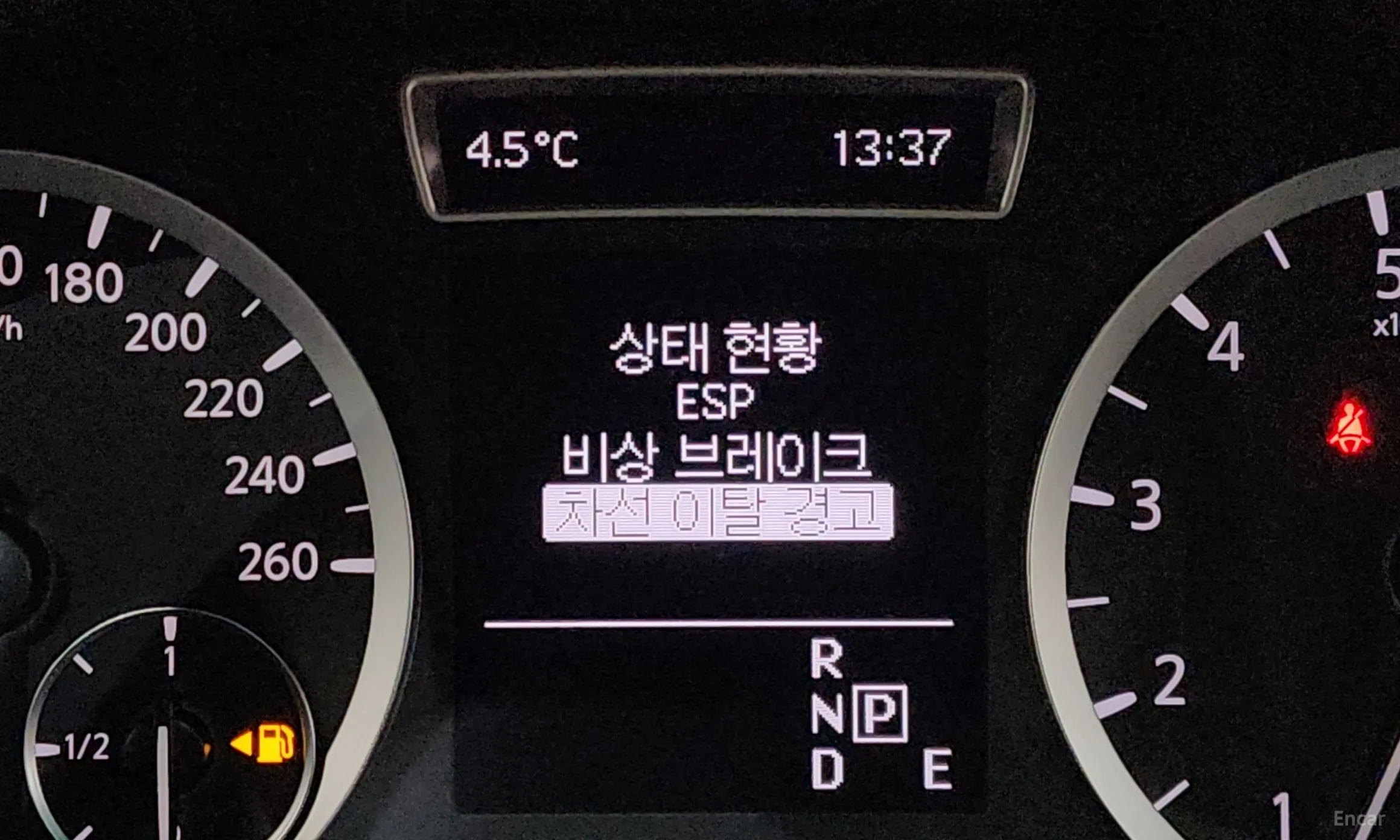 Infiniti Q30 превью 14