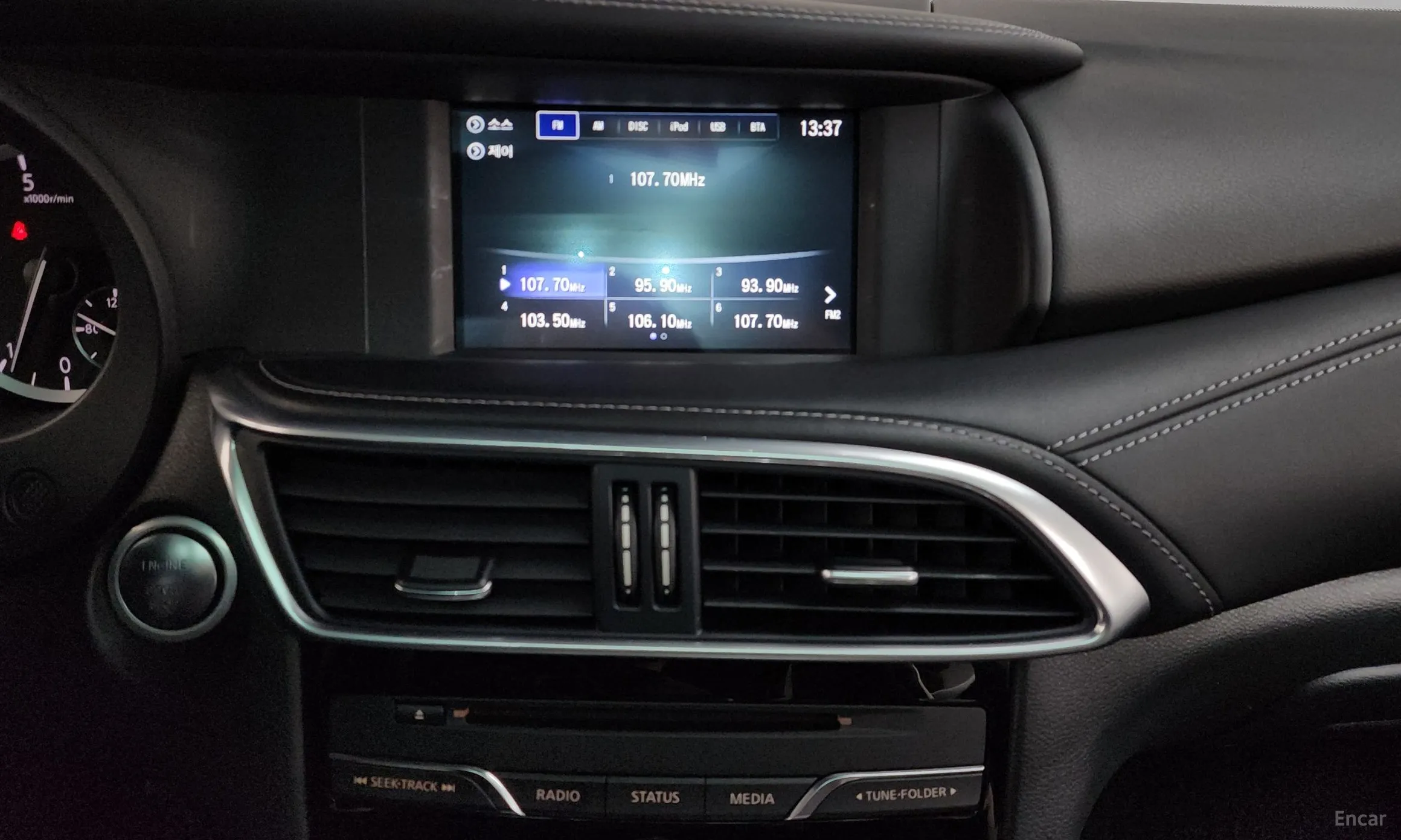 Infiniti Q30 превью 15