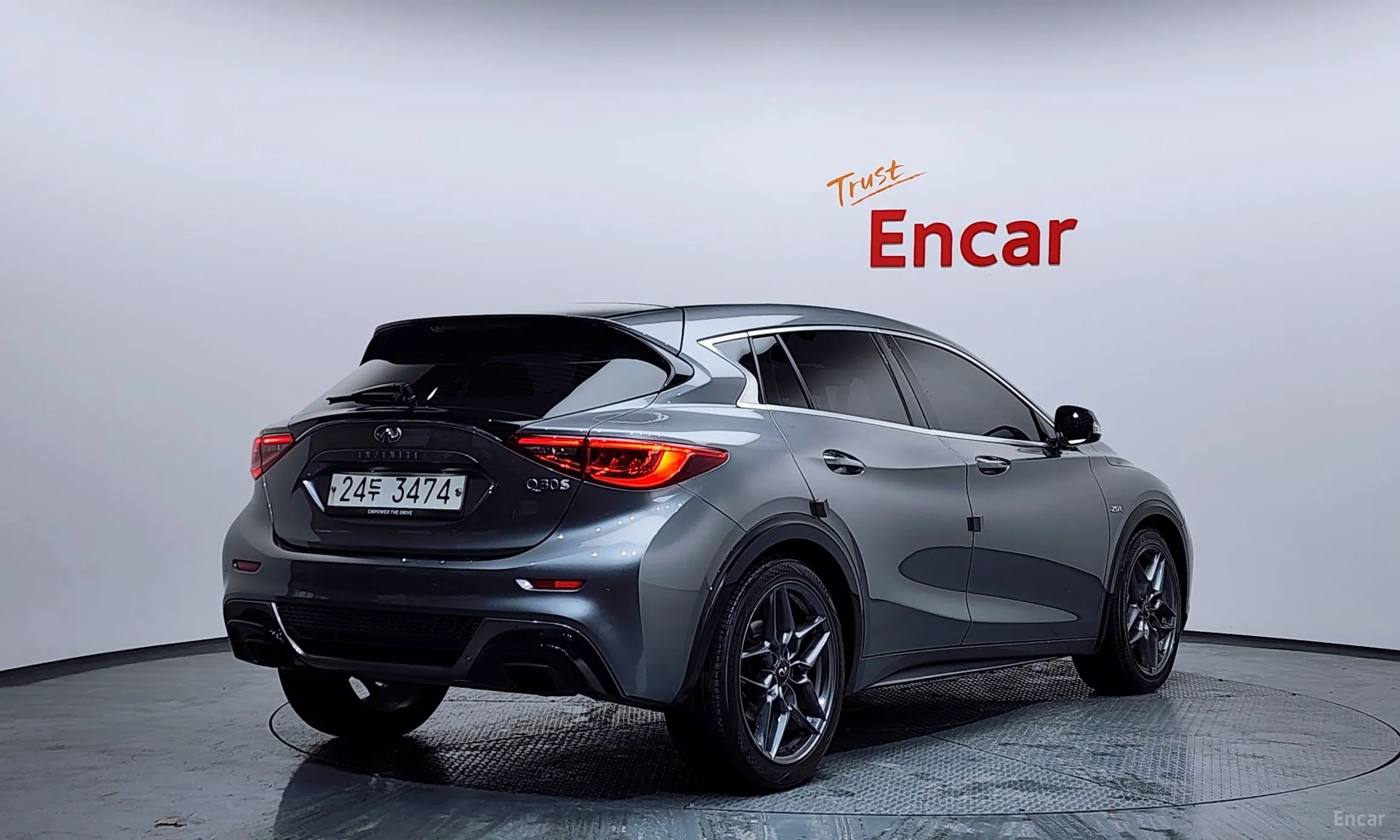 Infiniti Q30 превью 2