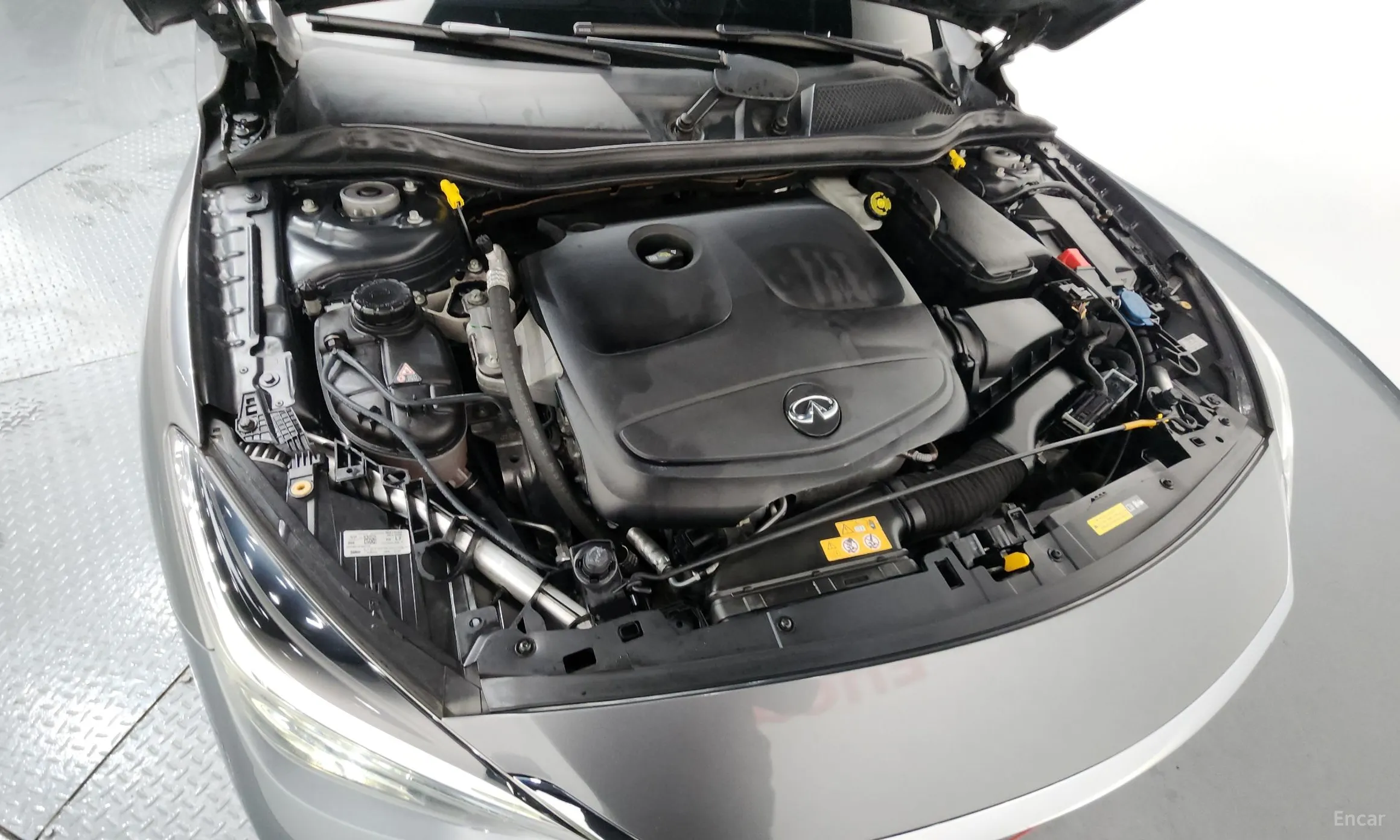 Infiniti Q30 превью 6