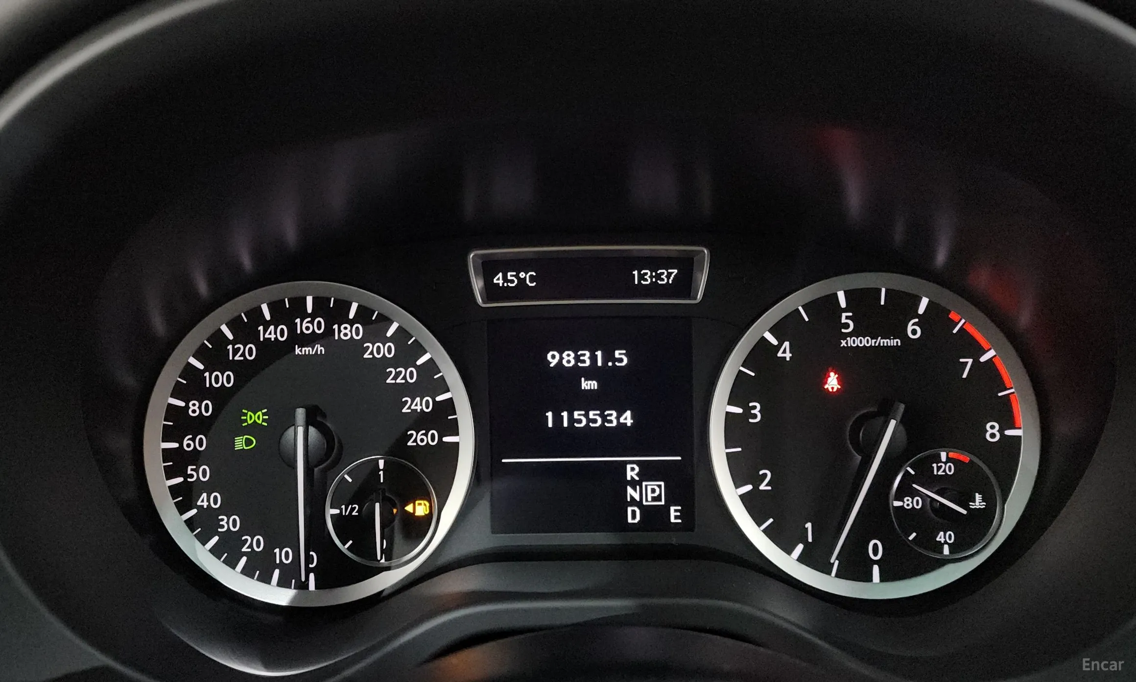 Infiniti Q30 превью 8